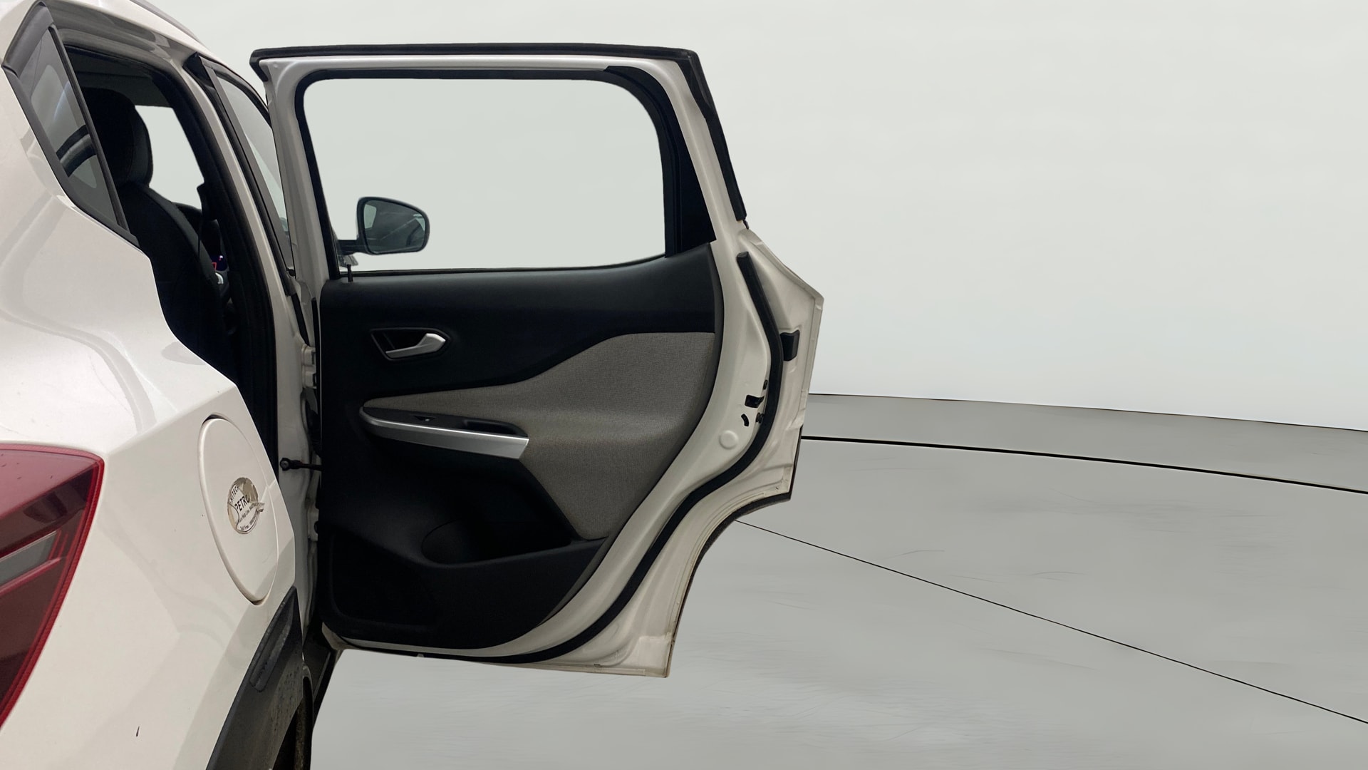 View 2023 Nissan Magnite XV Image 7 Used 2023 Nissan Magnite XV Image 7