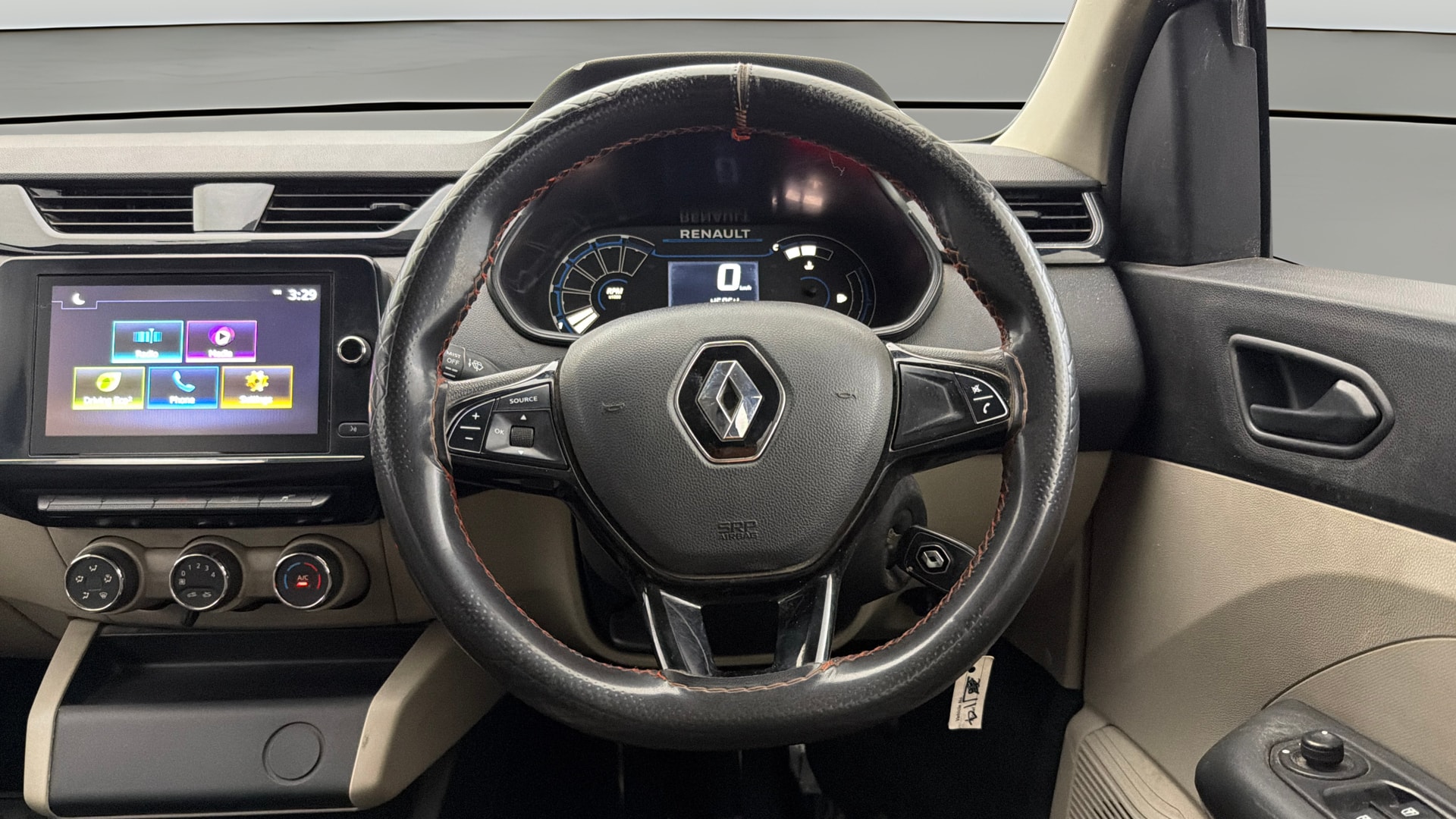 View 2023 Renault Triber RXT Image 21 Used 2023 Renault Triber RXT Image 21