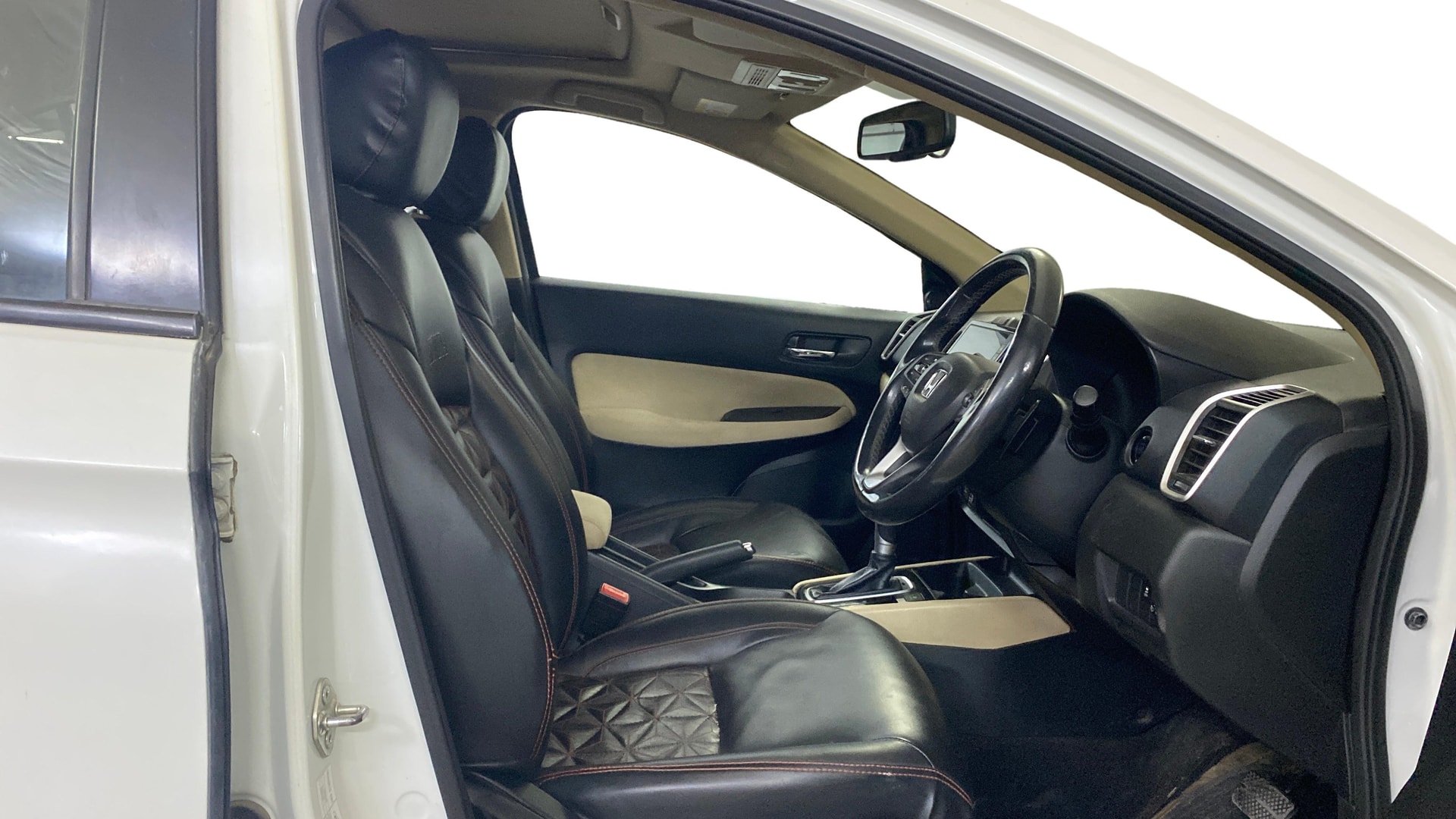 View 2021 Honda City ZX MT Diesel Anniversary Edition Image 28 Used 2021 Honda City ZX MT Diesel Anniversary Edition Image 28
