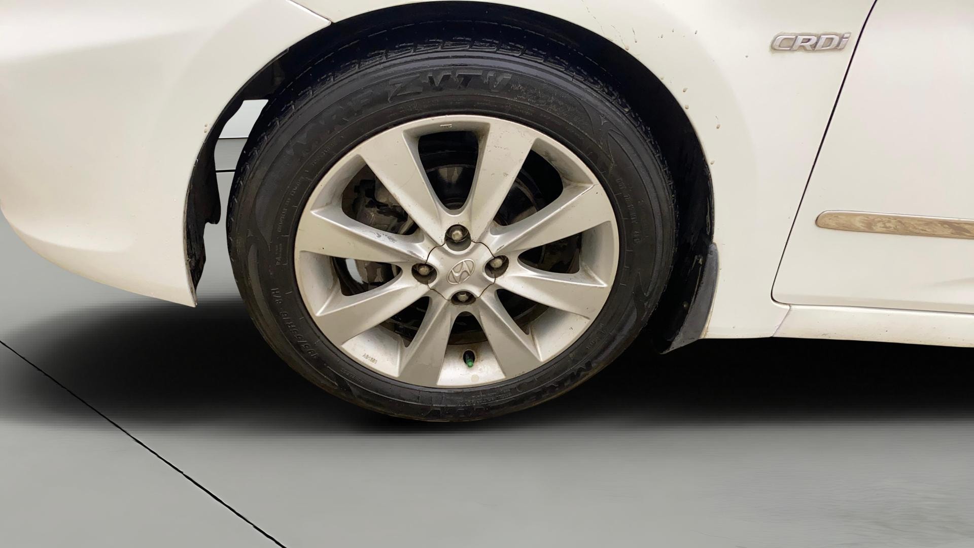 View 2013 Hyundai Fluidic Verna 1.6 CRDI SX Image 27 Used 2013 Hyundai Fluidic Verna 1.6 CRDI SX Image 27