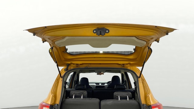 View Renault Triber Image 17 Used Renault Triber Image 17