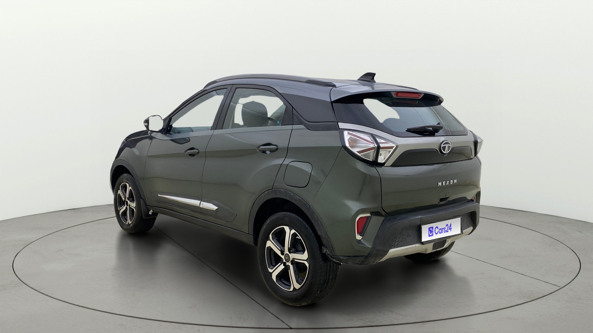 View 2022 Tata Nexon Revotron XE Image 2 Used 2022 Tata Nexon Revotron XE Image 2