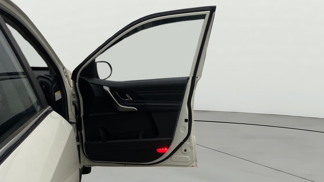 View Mahindra XUV500 Image 49 Used Mahindra XUV500 Image 49