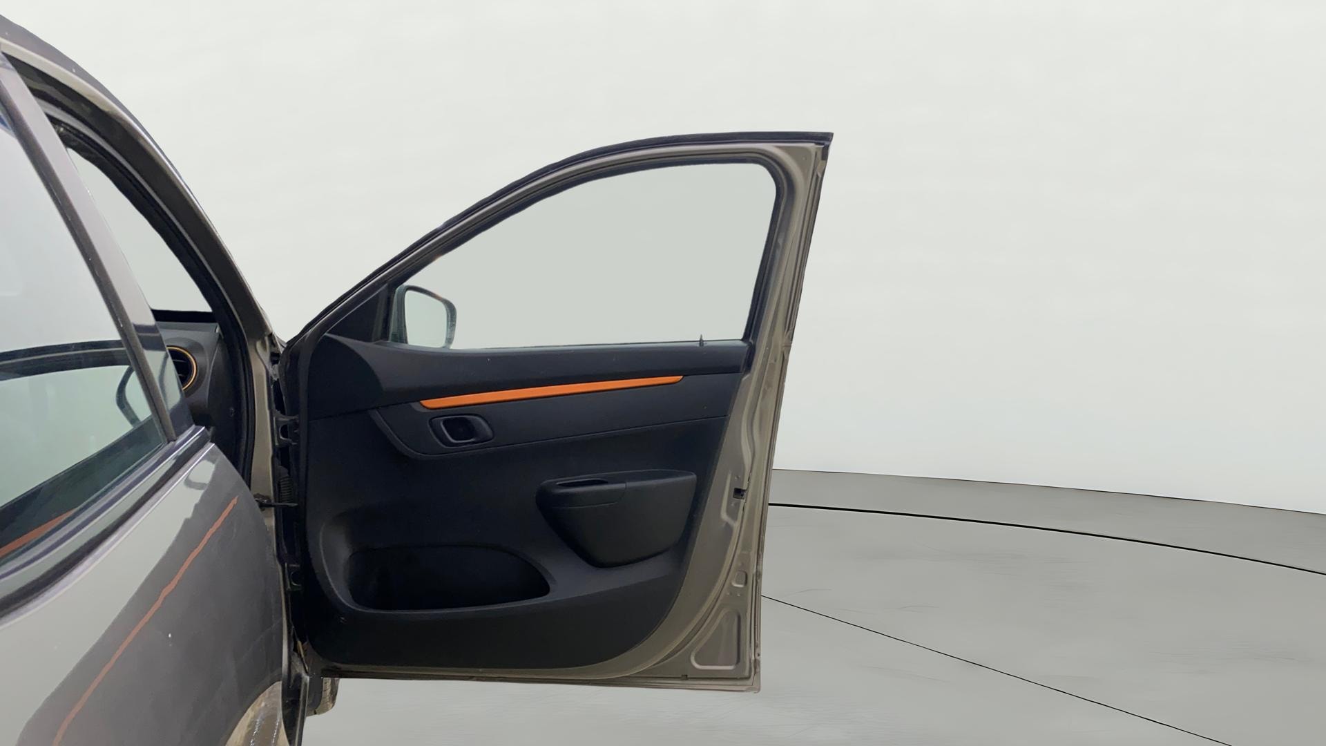 View 2019 Renault Kwid RXT 1.0 Driver Airbag Option Image 44 Used 2019 Renault Kwid RXT 1.0 Driver Airbag Option Image 44