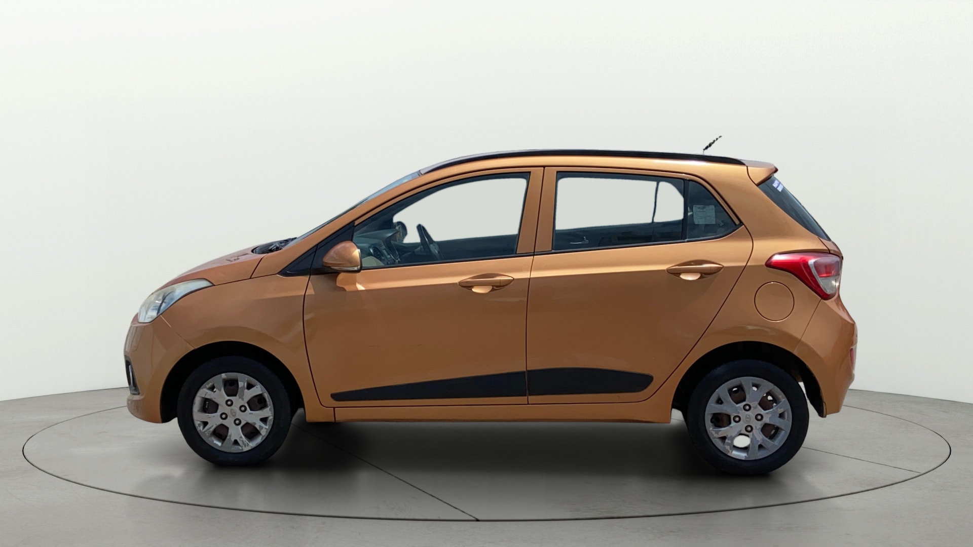 View 2016 Hyundai Grand i10 Sportz 1.2 Kappa Image 5 Used 2016 Hyundai Grand i10 Sportz 1.2 Kappa Image 5