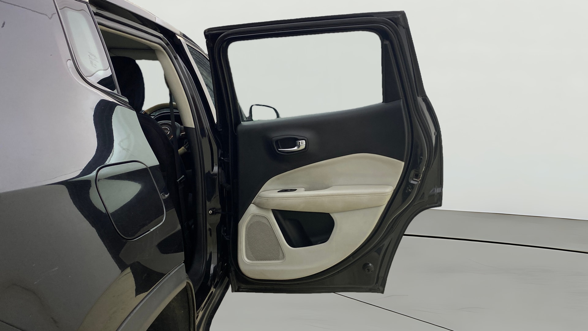View 2020 Jeep Compass Longitude Plus 2.0 AT Diesel Image 8 Used 2020 Jeep Compass Longitude Plus 2.0 AT Diesel Image 8