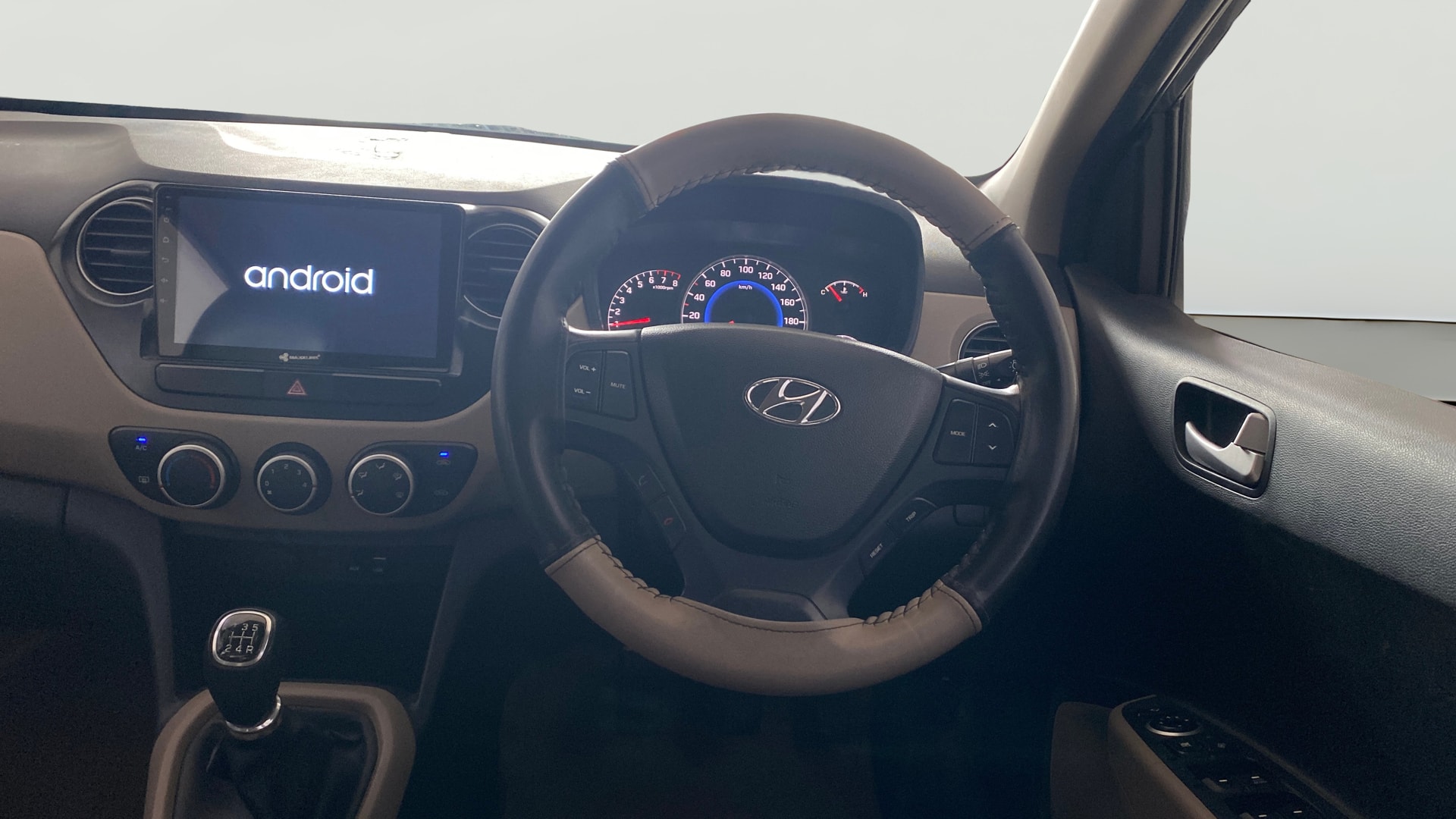 View 2016 Hyundai Grand i10 1.2 Asta Petrol Image 12 Used 2016 Hyundai Grand i10 1.2 Asta Petrol Image 12
