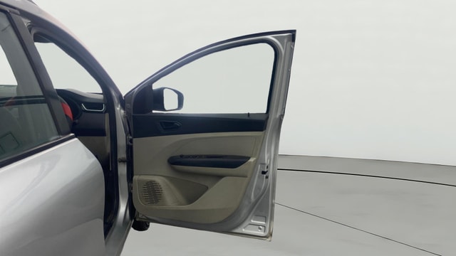 View Renault Triber Image 44 Used Renault Triber Image 44