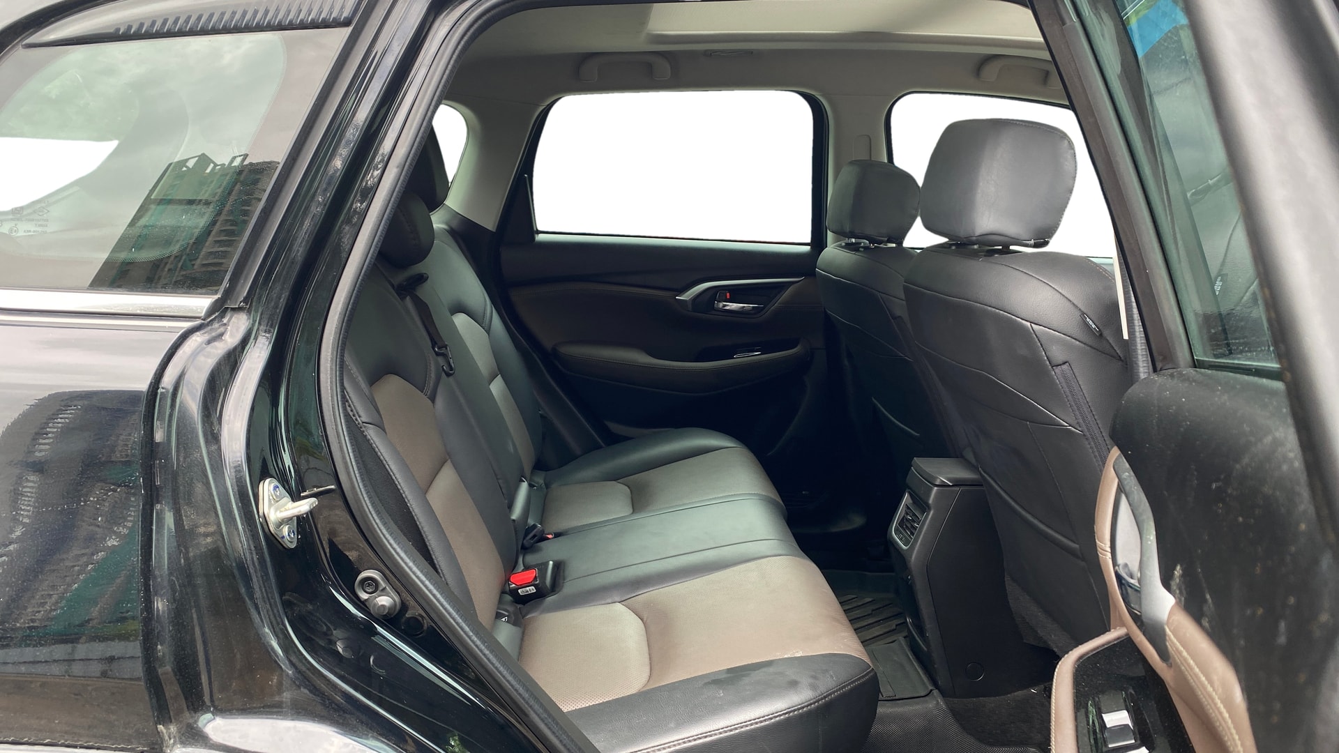 View 2024 Toyota Urban Cruiser Hyryder V e-Drive 2WD HYBRID Image 37 Used 2024 Toyota Urban Cruiser Hyryder V e-Drive 2WD HYBRID Image 37