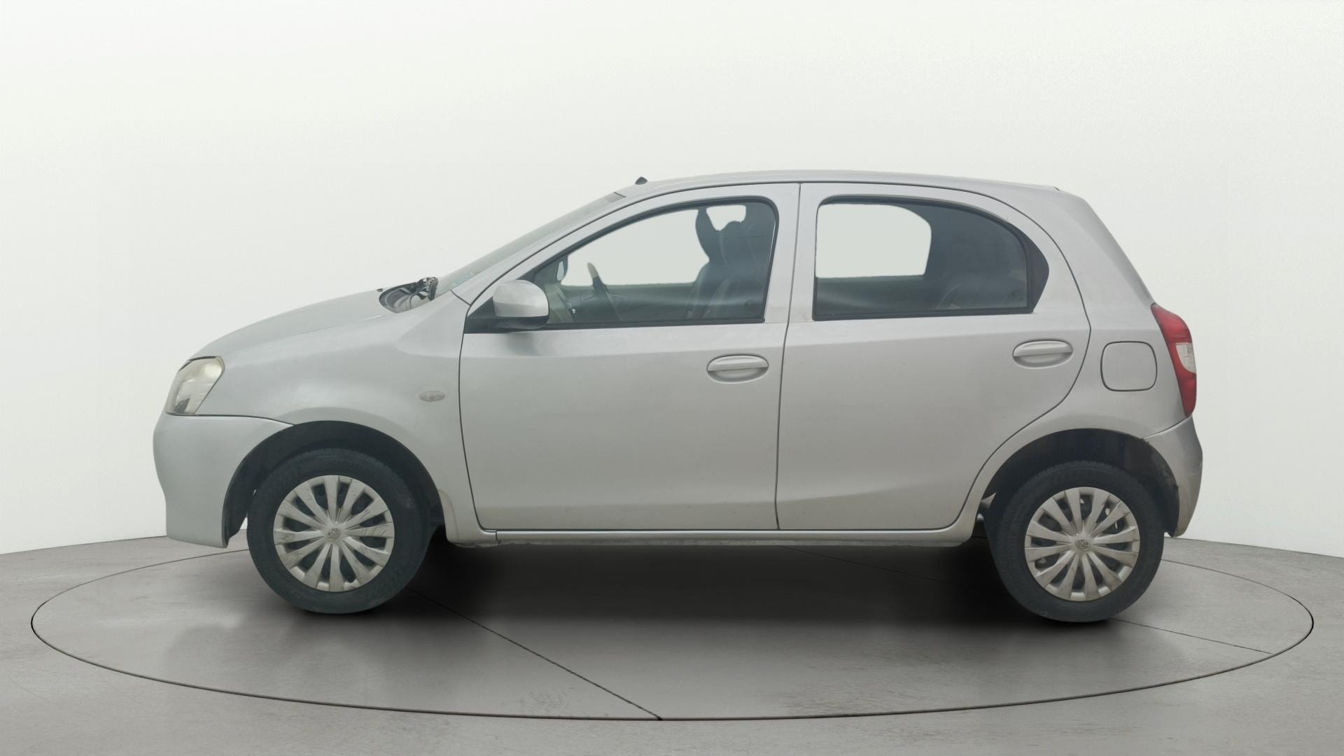 View 2015 Toyota Etios Liva G Image 5 Used 2015 Toyota Etios Liva G Image 5