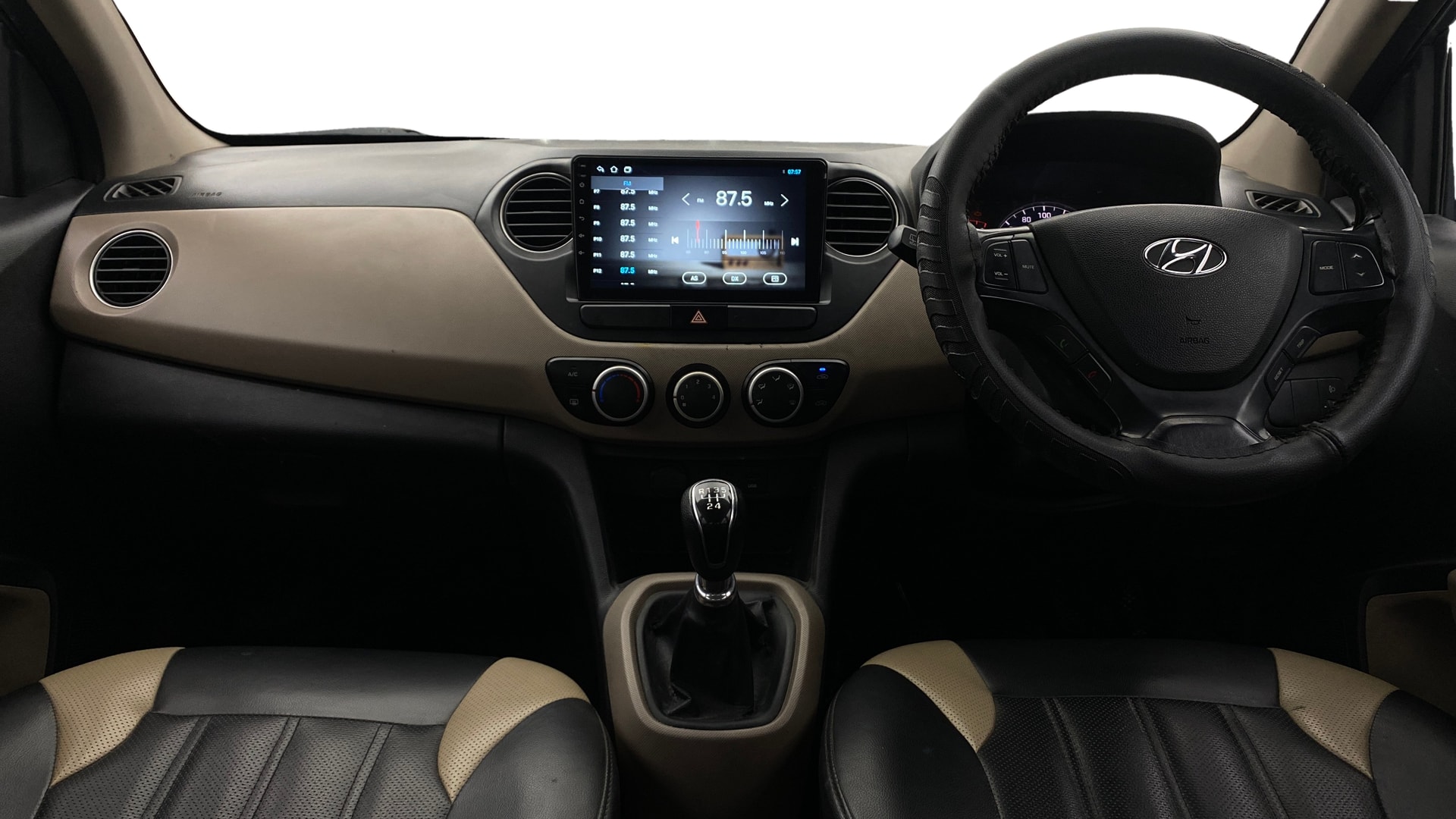 View 2014 Hyundai Grand i10 1.1 Asta Diesel Image 15 Used 2014 Hyundai Grand i10 1.1 Asta Diesel Image 15