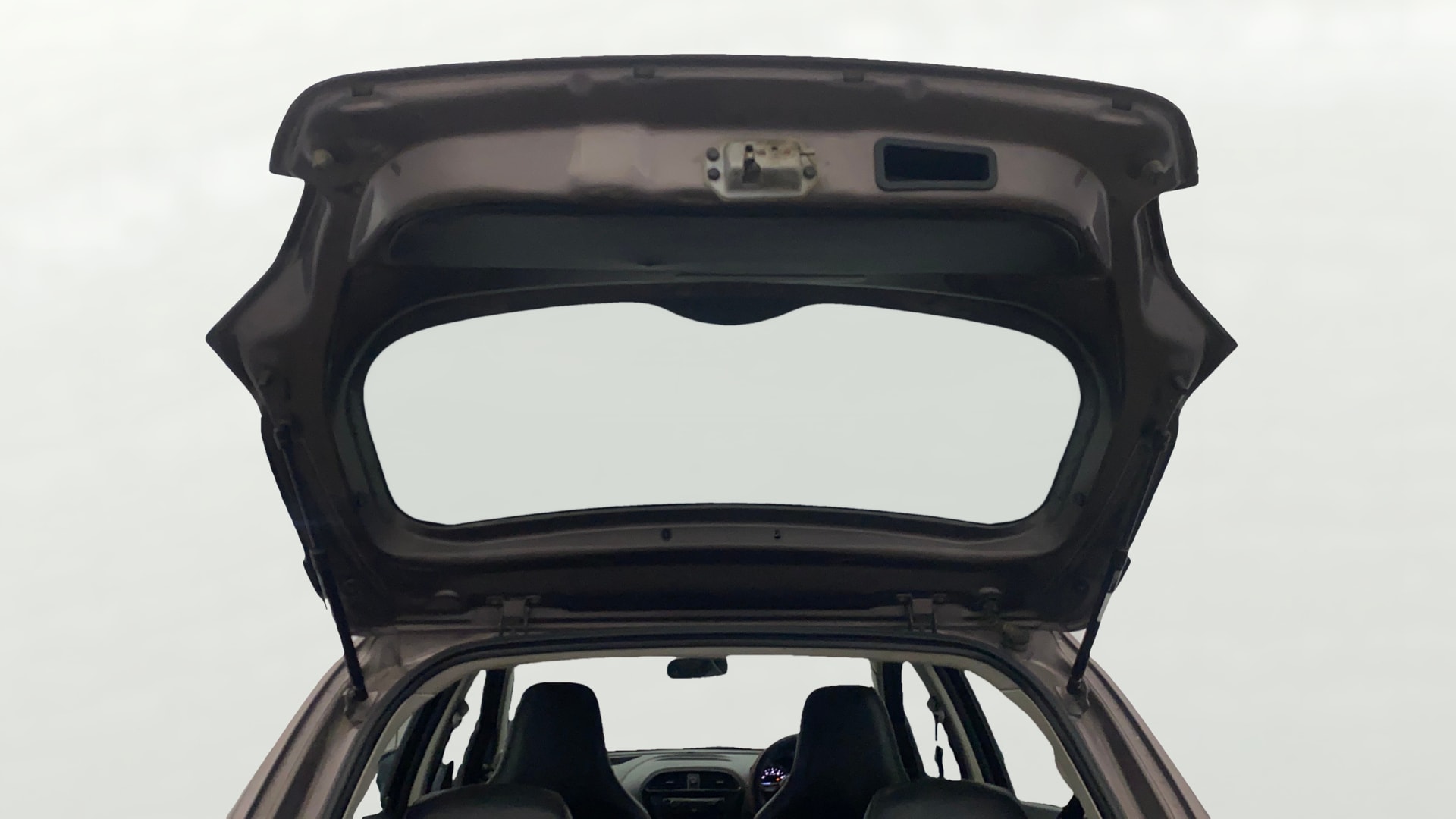View 2018 Tata Tiago Revotorq XB Image 33 Used 2018 Tata Tiago Revotorq XB Image 33