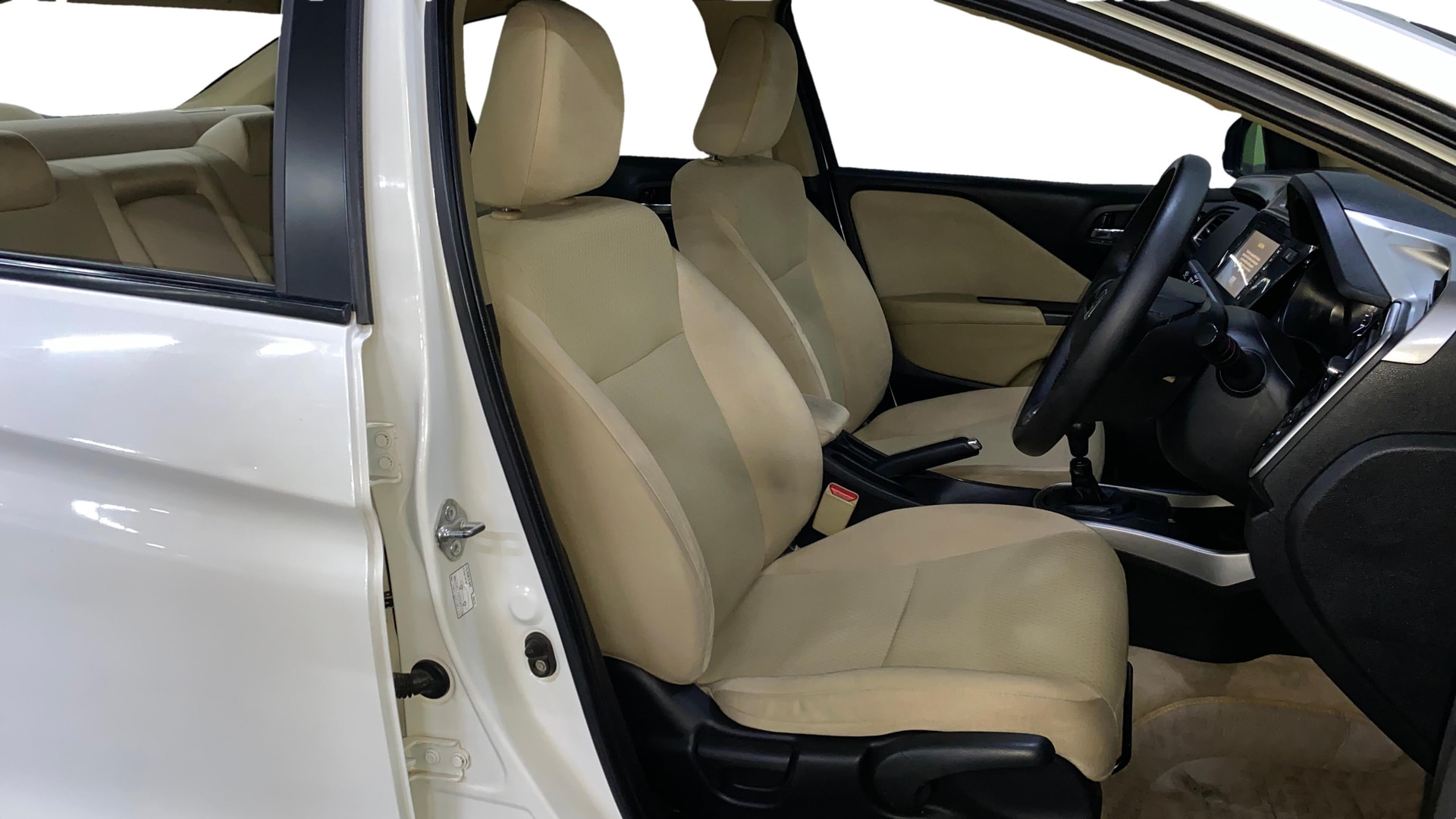 View 2022 Honda City ZX MT Diesel Anniversary Edition Image 18 Used 2022 Honda City ZX MT Diesel Anniversary Edition Image 18