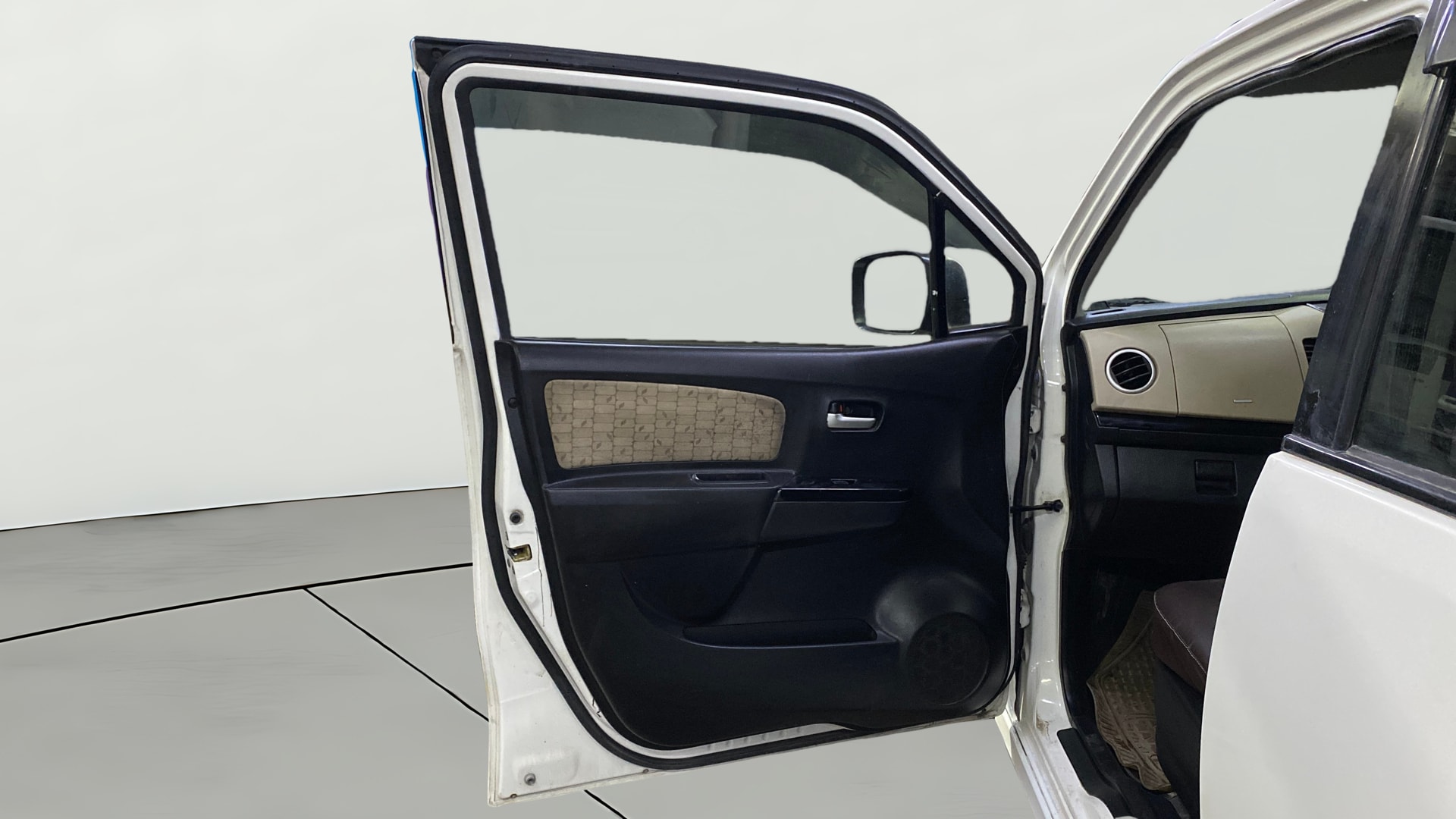 View 2018 Maruti Suzuki 1000 Base Variant Image 40 Used 2018 Maruti Suzuki 1000 Base Variant Image 40