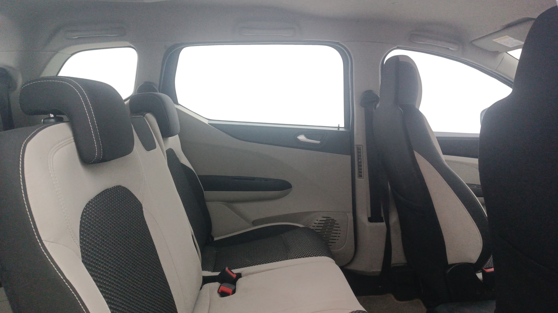View 2019 Renault Triber RXZ Image 30 Used 2019 Renault Triber RXZ Image 30