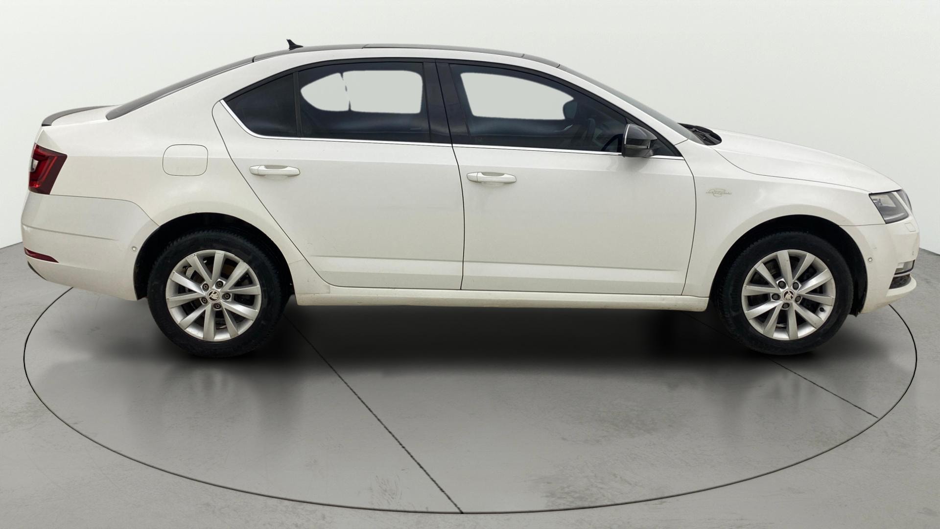 View 2018 Skoda Octavia 1.8 Style Plus TSI AT Image 27 Used 2018 Skoda Octavia 1.8 Style Plus TSI AT Image 27