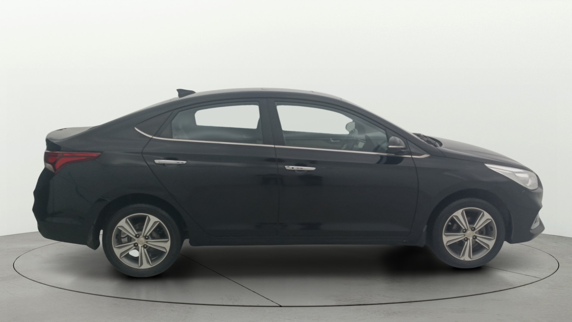 View 2018 Hyundai Verna 1.6 VTVT SX Image 27 Used 2018 Hyundai Verna 1.6 VTVT SX Image 27