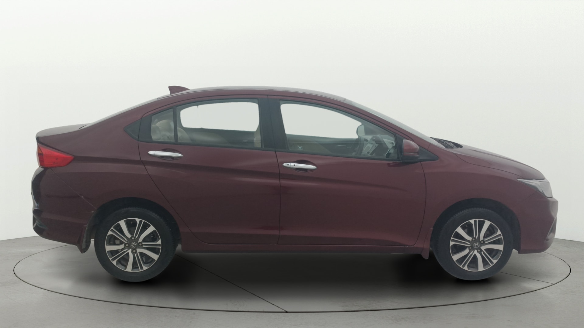 View 2018 Honda City ZX MT Diesel Anniversary Edition Image 9 Used 2018 Honda City ZX MT Diesel Anniversary Edition Image 9