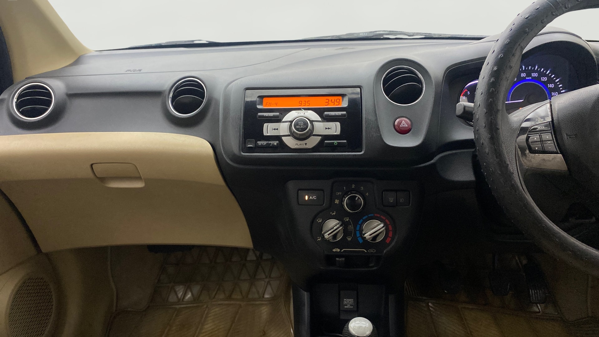 View 2015 Honda Amaze E MT Petrol BS IV Image 17 Used 2015 Honda Amaze E MT Petrol BS IV Image 17