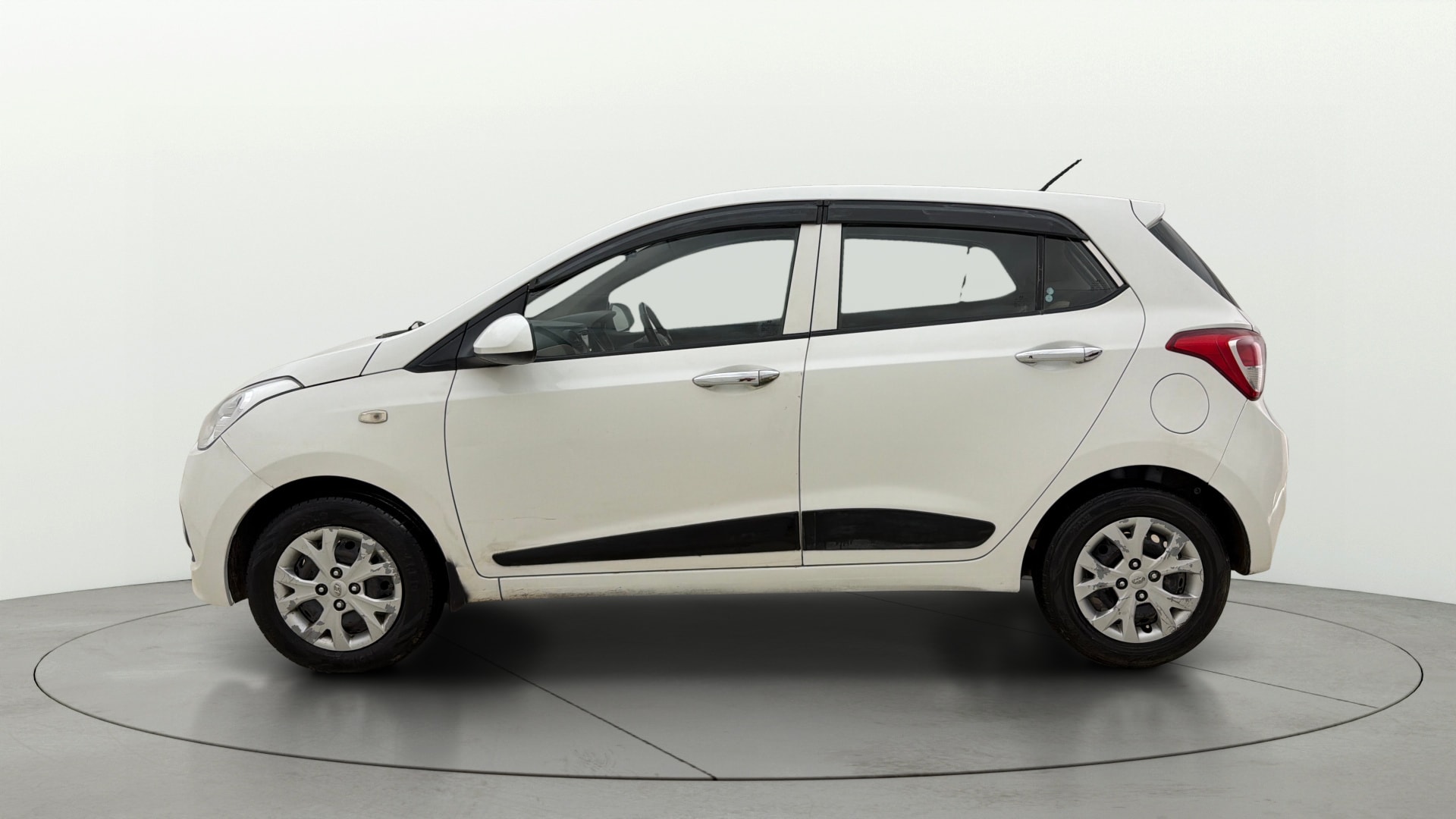 View 2015 Hyundai Grand i10 Magna 1.2 Kappa VTVT Image 24 Used 2015 Hyundai Grand i10 Magna 1.2 Kappa VTVT Image 24