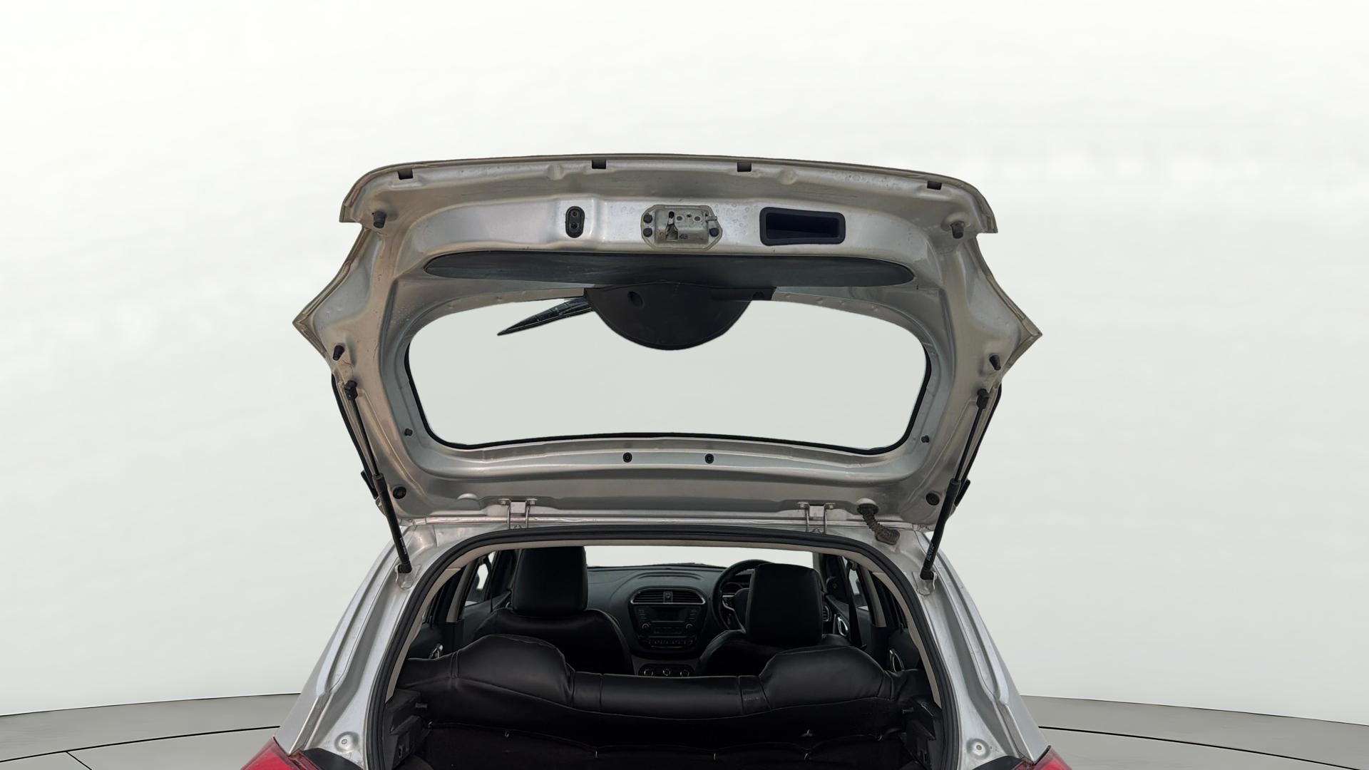 View 2016 Tata Tiago Revotorq XB Image 16 Used 2016 Tata Tiago Revotorq XB Image 16