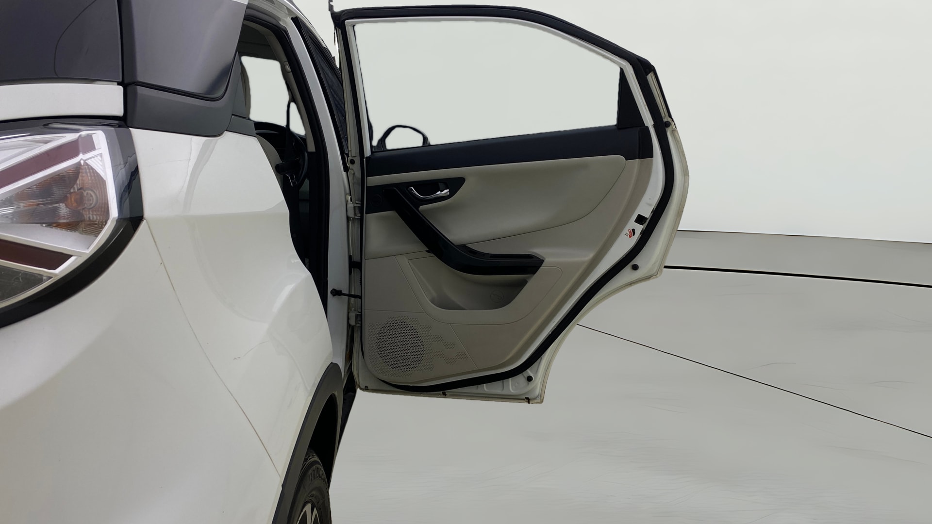 View 2023 Tata Nexon Revotron XZ Plus Lux Image 6 Used 2023 Tata Nexon Revotron XZ Plus Lux Image 6