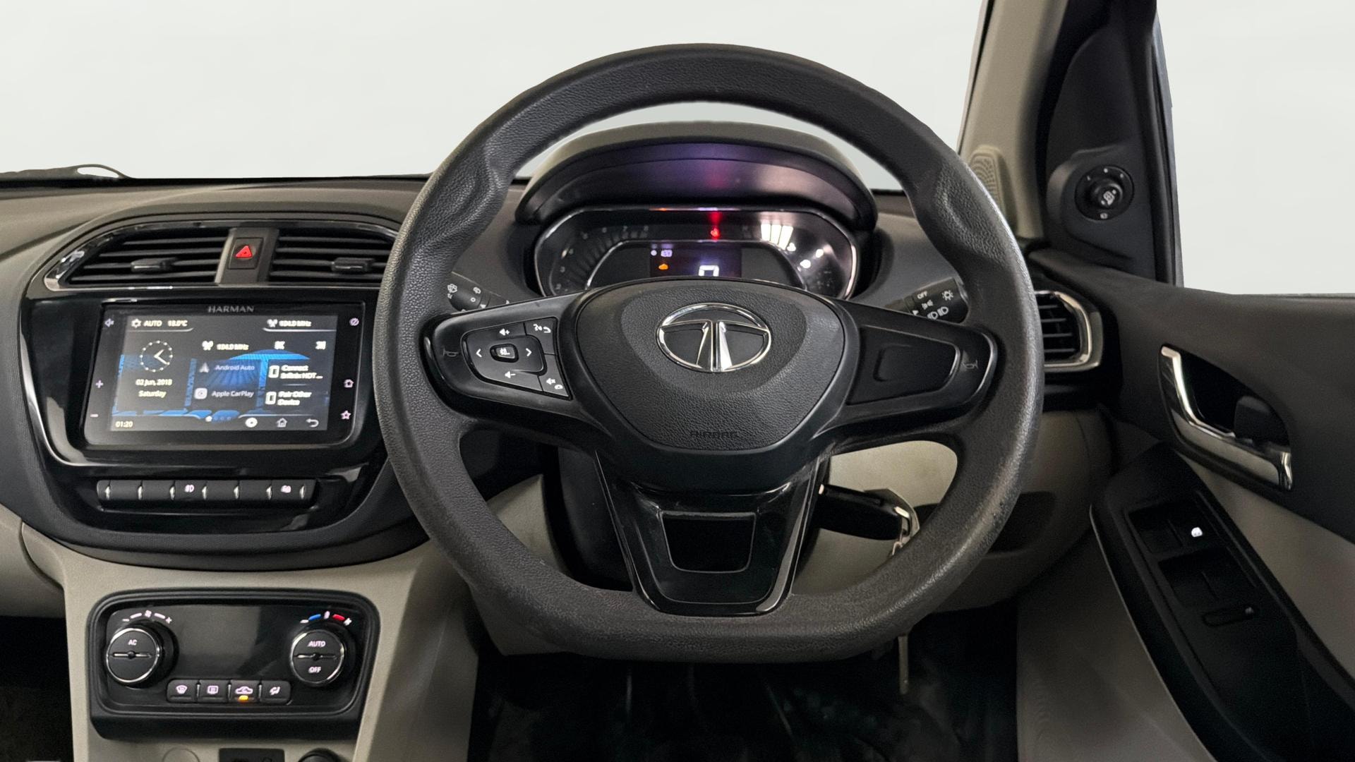 View 2023 Tata Tiago Revotorq XB Image 20 Used 2023 Tata Tiago Revotorq XB Image 20