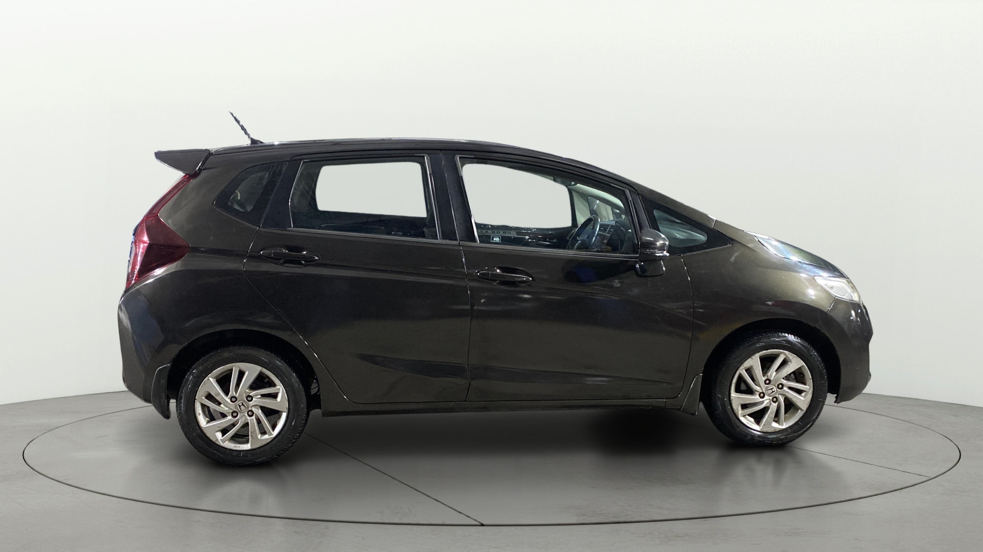 View 2015 Honda Jazz E MT Diesel Image 8 Used 2015 Honda Jazz E MT Diesel Image 8