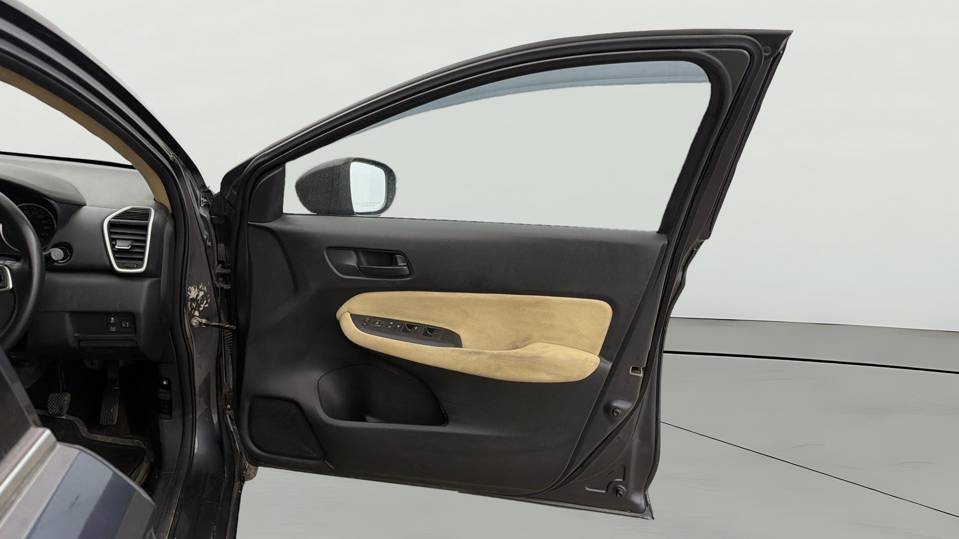 View 2022 Honda City ZX MT Diesel Anniversary Edition Image 46 Used 2022 Honda City ZX MT Diesel Anniversary Edition Image 46