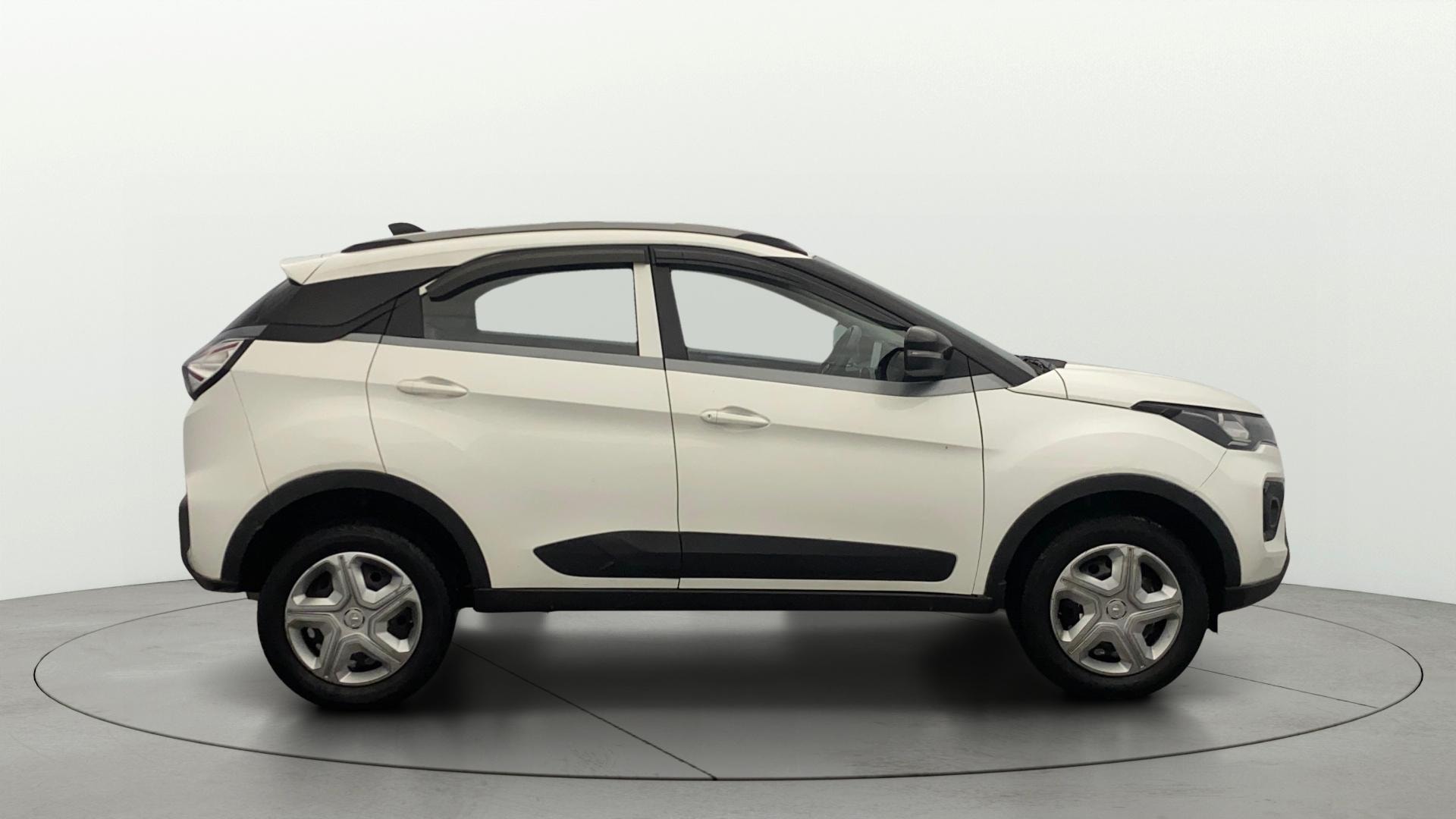 View 2021 Tata Nexon Revotron XZ Image 8 Used 2021 Tata Nexon Revotron XZ Image 8