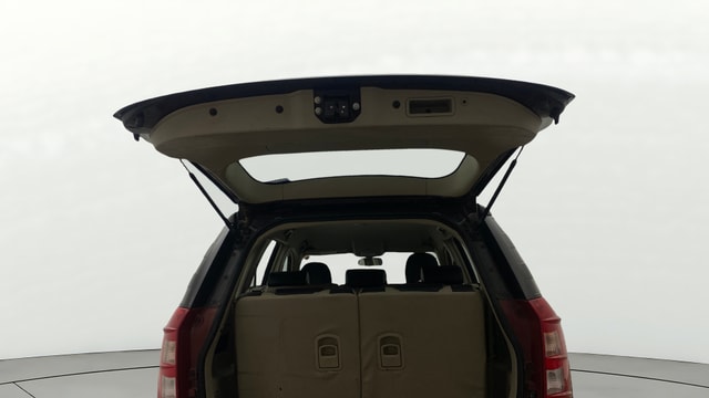 View Mahindra XUV500 Image 17 Used Mahindra XUV500 Image 17