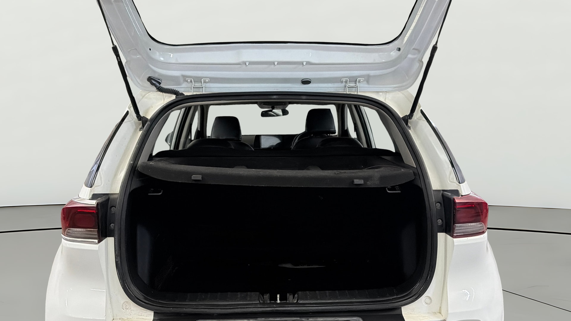 View 2021 Kia Sonet HTK Plus iMT Petrol Image 37 Used 2021 Kia Sonet HTK Plus iMT Petrol Image 37