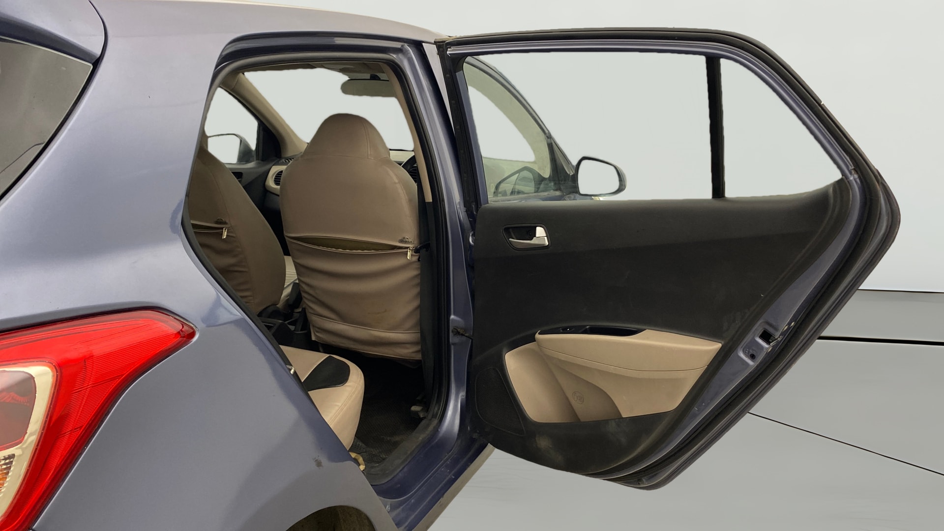 View 2013 Hyundai Grand i10 Magna 1.2 Kappa VTVT Image 7 Used 2013 Hyundai Grand i10 Magna 1.2 Kappa VTVT Image 7