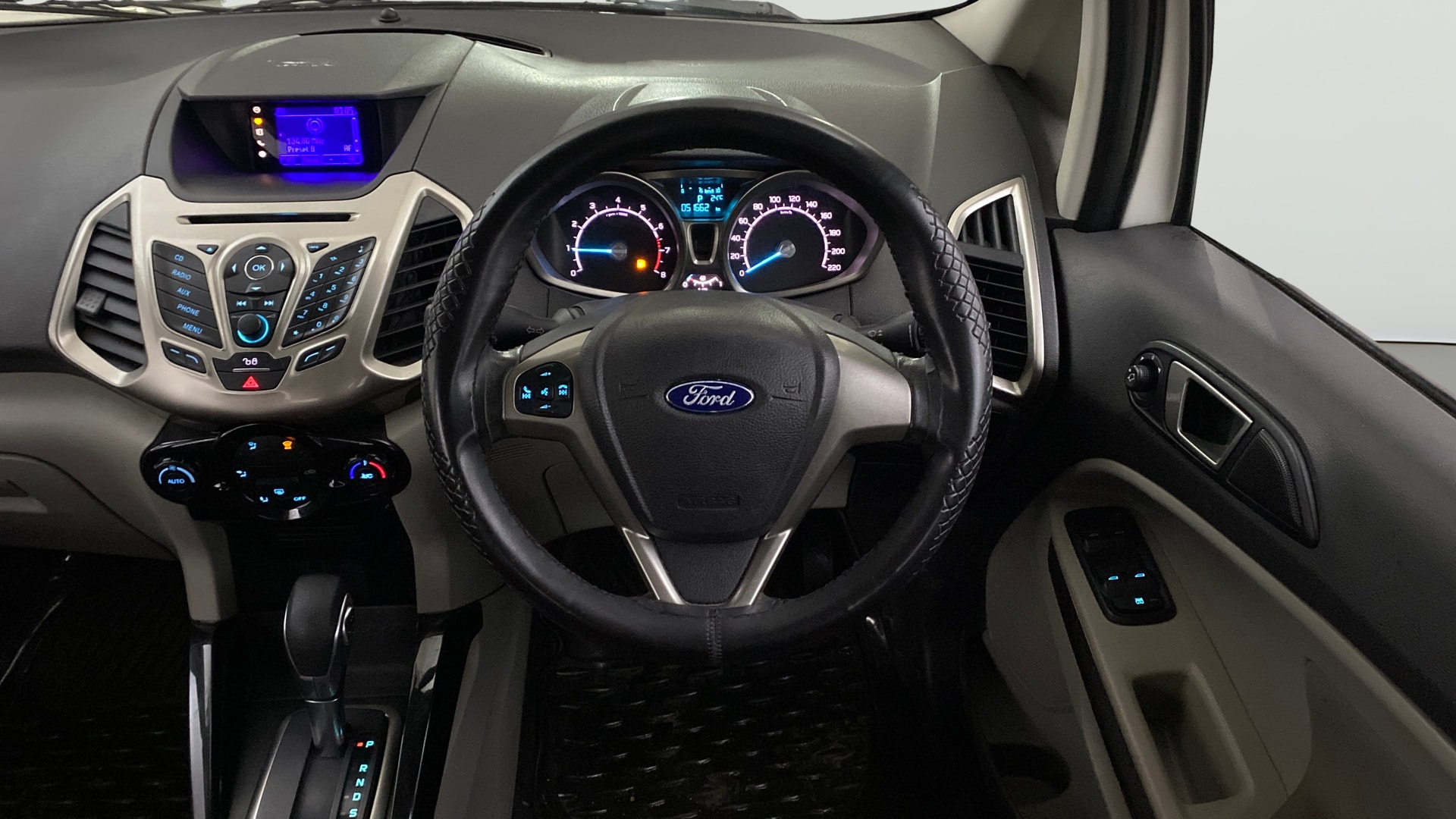 View 2015 Ford EcoSport 1.5 TDCi Diesel Ambiente BS IV Image 20 Used 2015 Ford EcoSport 1.5 TDCi Diesel Ambiente BS IV Image 20