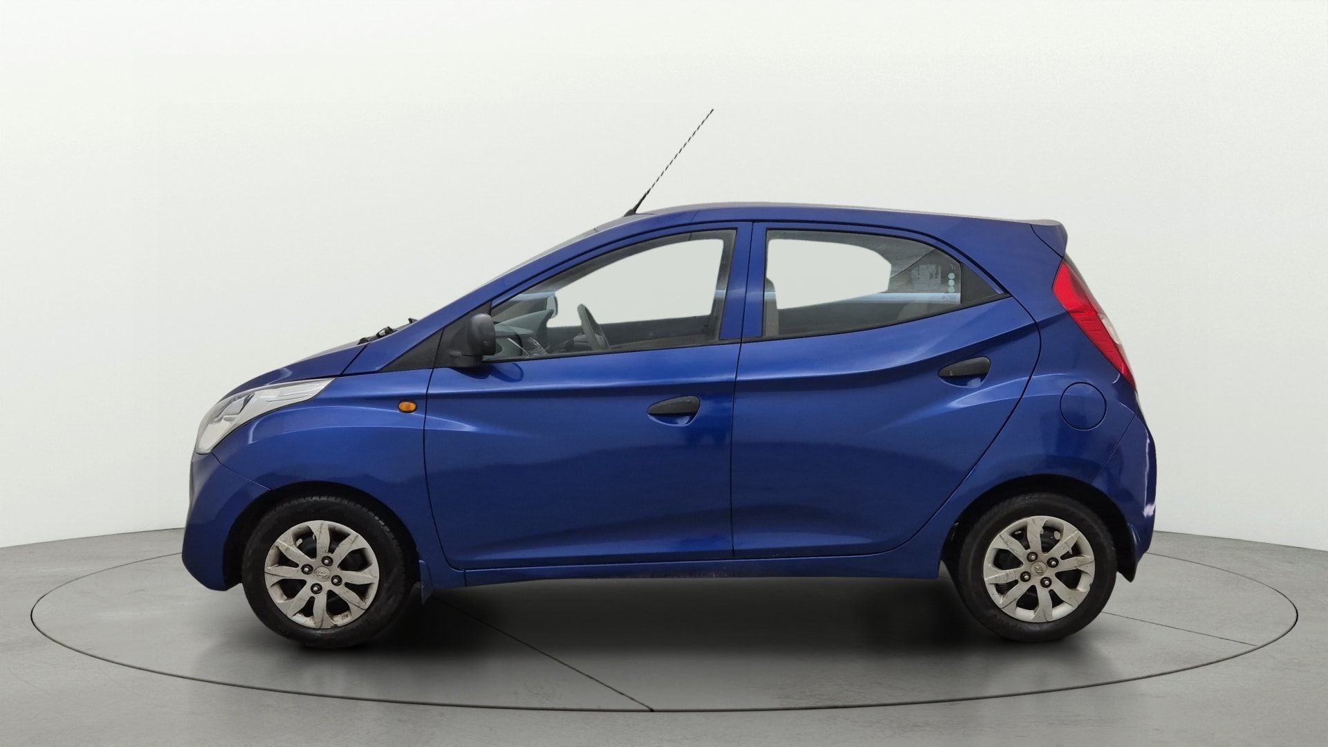 View 2014 Hyundai EON Magna Plus Image 5 Used 2014 Hyundai EON Magna Plus Image 5