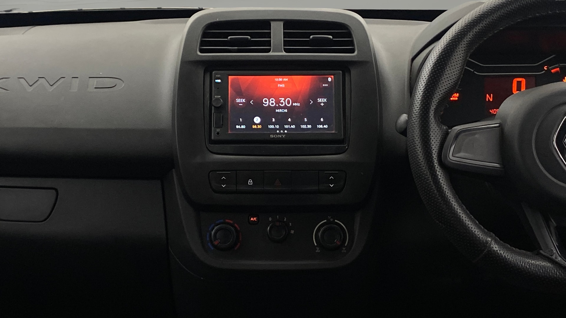 View 2020 Renault Kwid RXL 1.0 AMT BS IV Image 17 Used 2020 Renault Kwid RXL 1.0 AMT BS IV Image 17