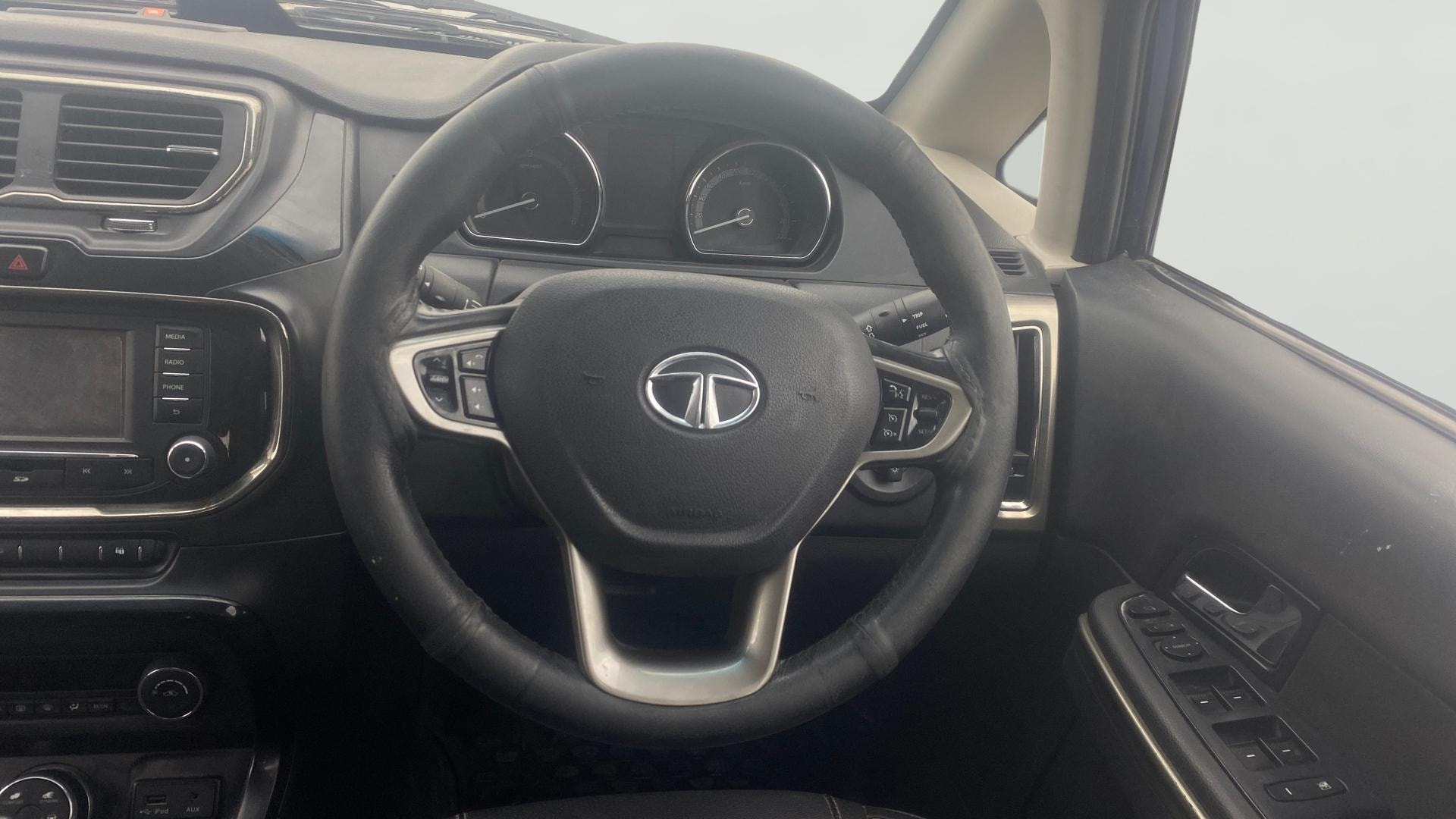 View 2017 Tata Hexa XT 4X4 Image 13 Used 2017 Tata Hexa XT 4X4 Image 13