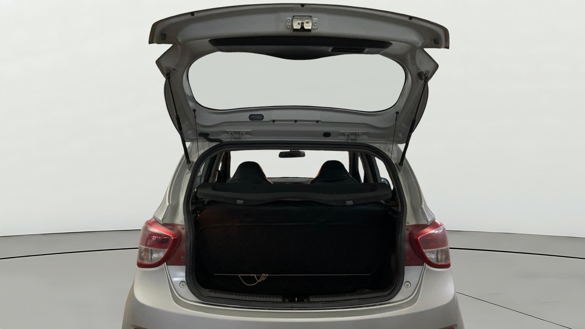 View 2015 Hyundai Grand i10 Magna 1.2 Kappa VTVT Image 16 Used 2015 Hyundai Grand i10 Magna 1.2 Kappa VTVT Image 16