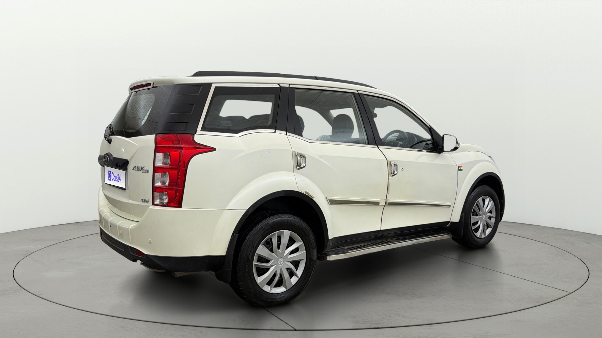 View 2018 Mahindra XUV500 W4 BS4 1.99 litre Image 45 Used 2018 Mahindra XUV500 W4 BS4 1.99 litre Image 45