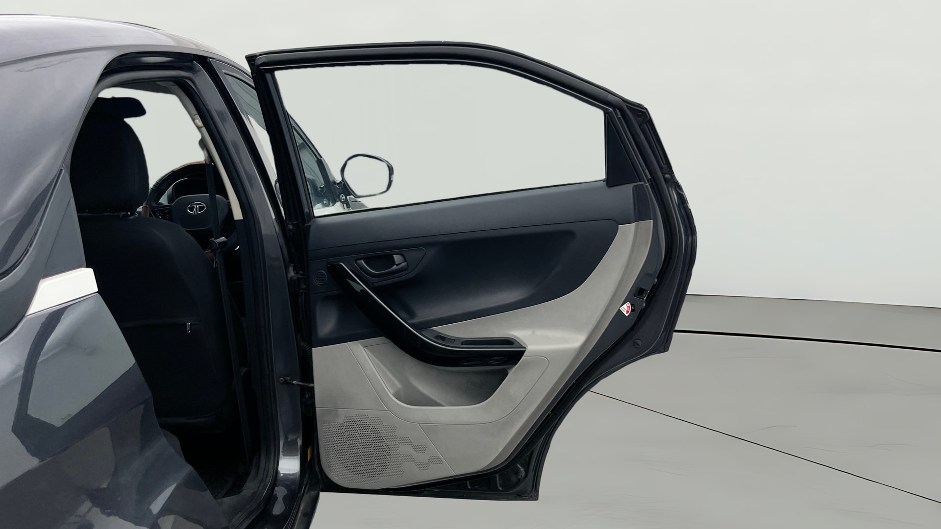 View 2019 Tata Nexon Revotron XM Image 5 Used 2019 Tata Nexon Revotron XM Image 5