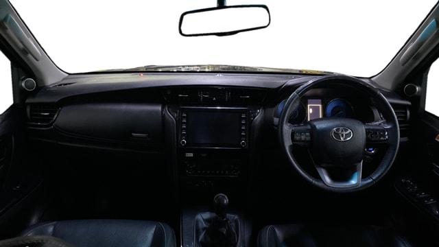 View Toyota Fortuner Image 32 Used Toyota Fortuner Image 32
