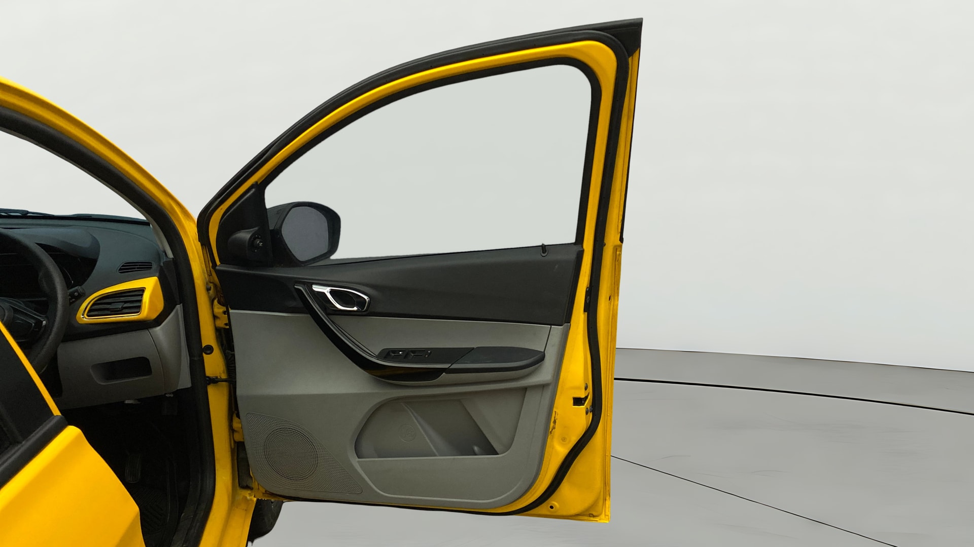 View 2020 Tata Tiago Revotorq XB Image 45 Used 2020 Tata Tiago Revotorq XB Image 45