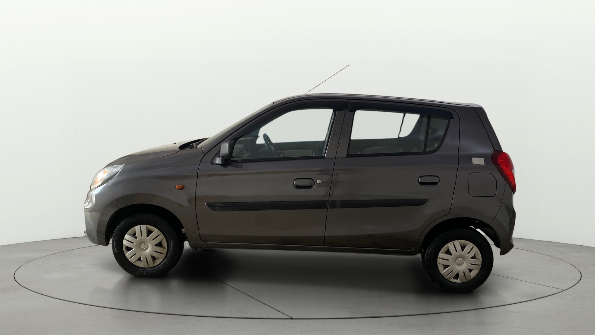 View 2022 Maruti Suzuki 1000 Base Variant Image 5 Used 2022 Maruti Suzuki 1000 Base Variant Image 5