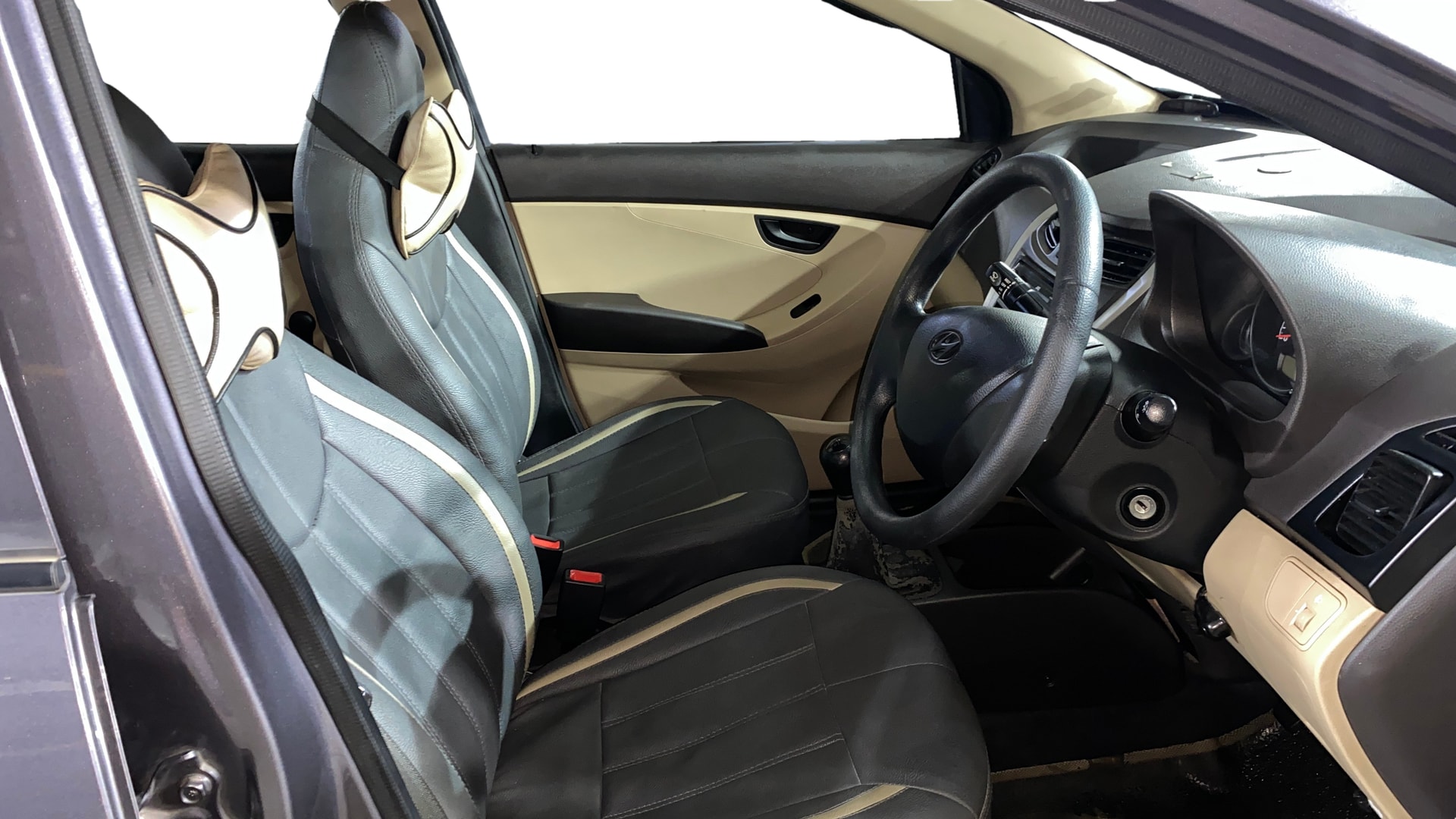 View 2018 Hyundai EON Era Plus Image 25 Used 2018 Hyundai EON Era Plus Image 25