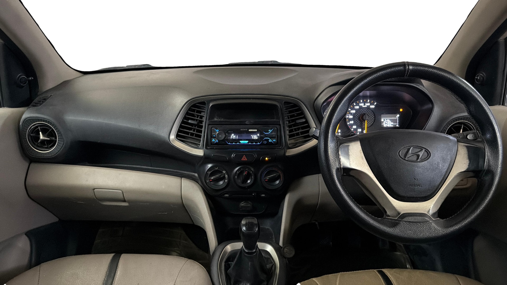 View 2018 Hyundai New Santro Magna CNG Image 15 Used 2018 Hyundai New Santro Magna CNG Image 15