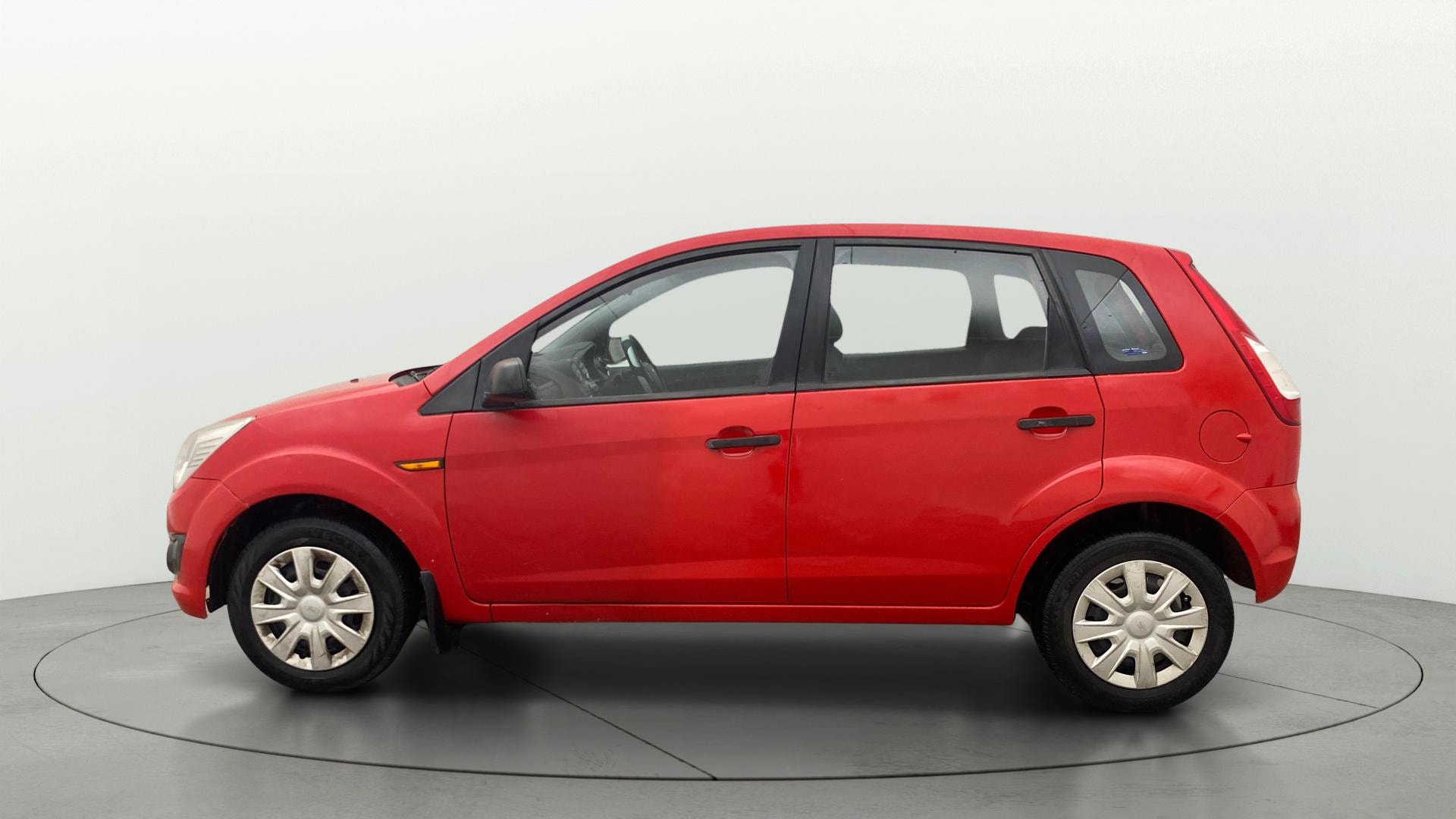 View 2013 Ford Figo 1.2P Ambiente MT BS IV Image 5 Used 2013 Ford Figo 1.2P Ambiente MT BS IV Image 5