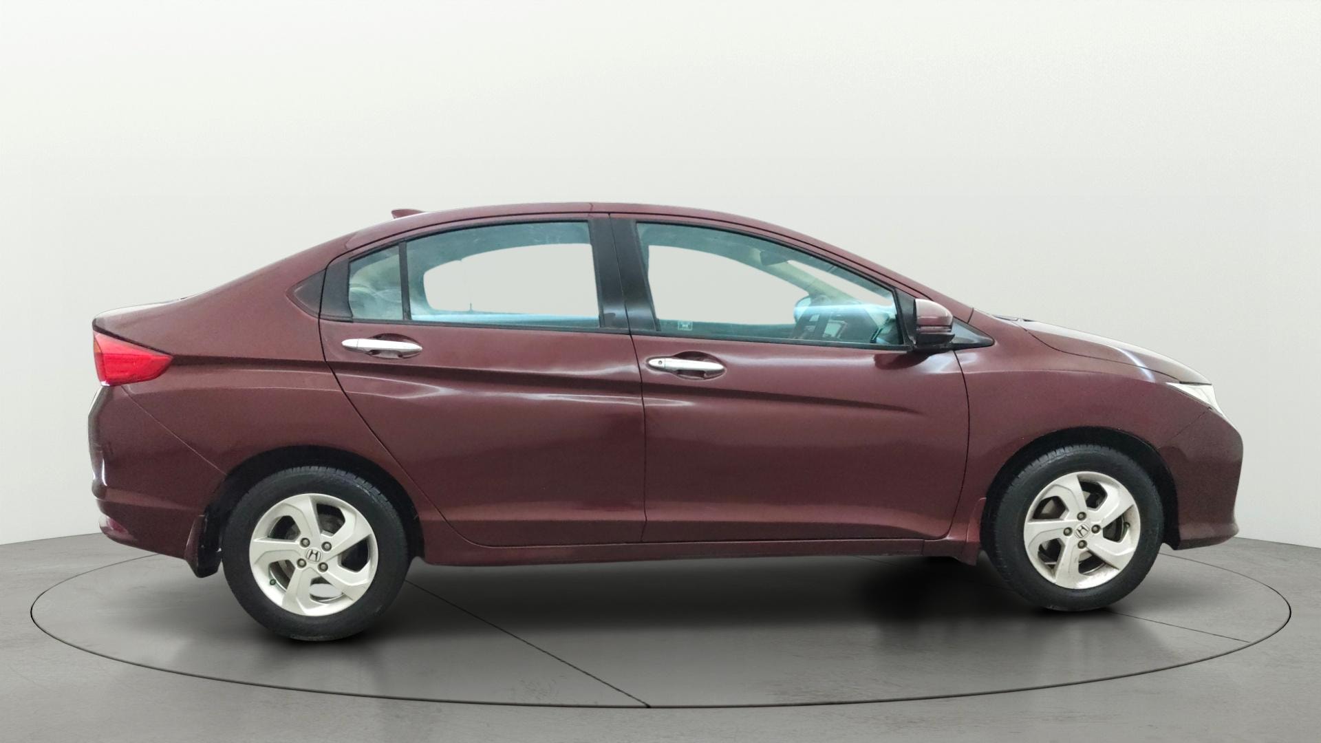View 2015 Honda City ZX MT Diesel Anniversary Edition Image 9 Used 2015 Honda City ZX MT Diesel Anniversary Edition Image 9