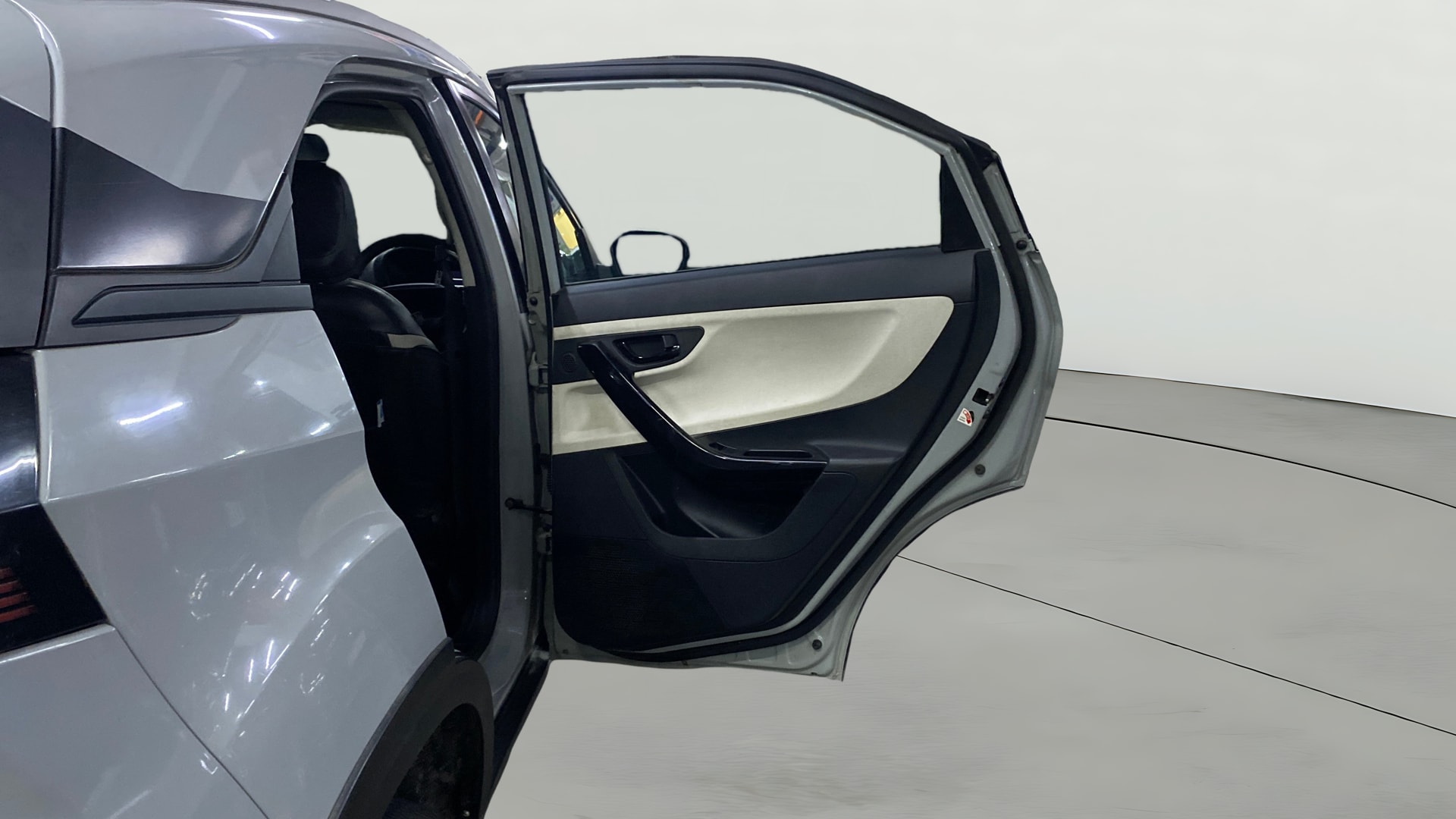 View 2023 Tata Nexon Revotron XE Image 6 Used 2023 Tata Nexon Revotron XE Image 6