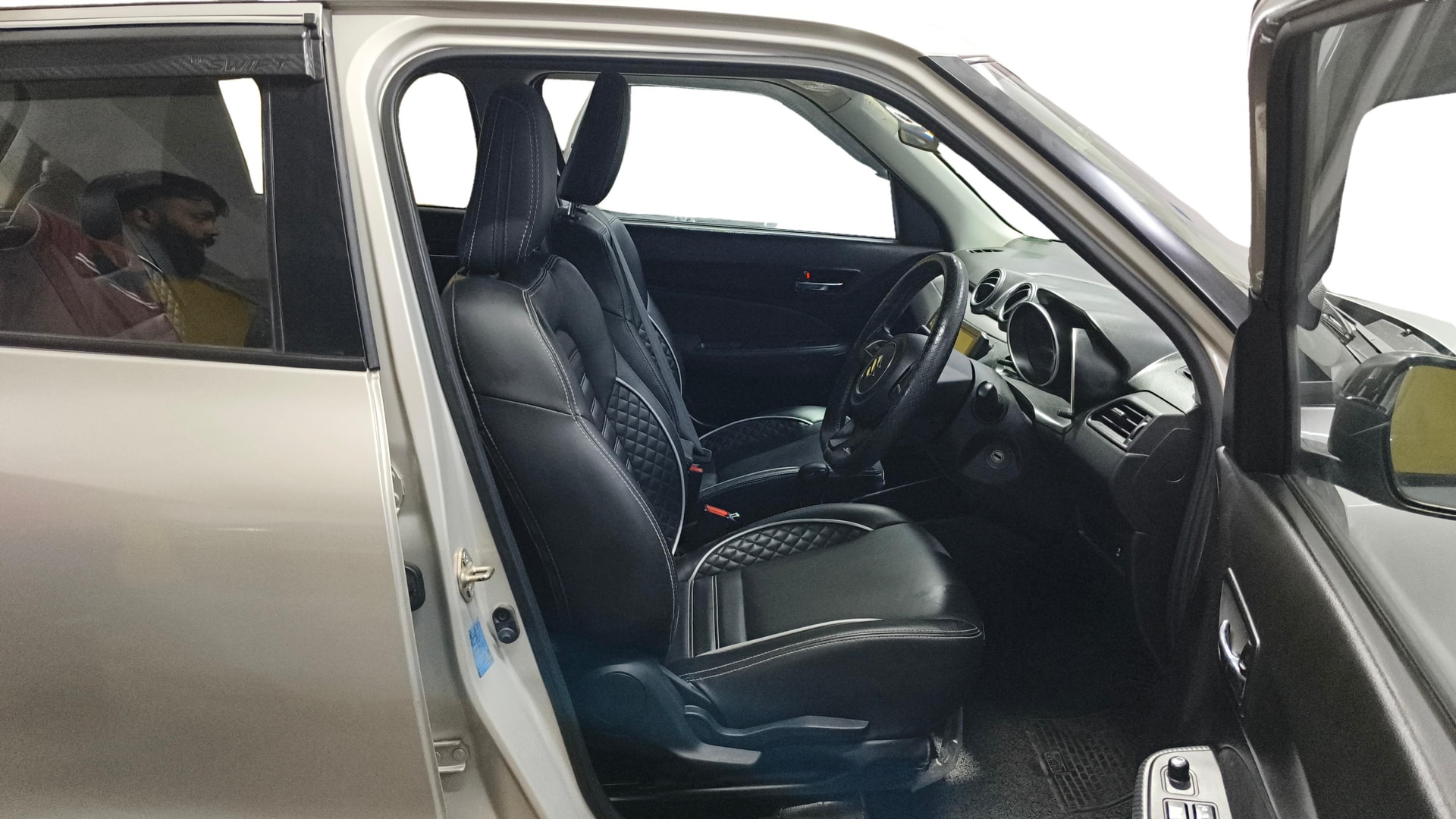 View 2022 Maruti Suzuki 1000 Base Variant Image 26 Used 2022 Maruti Suzuki 1000 Base Variant Image 26