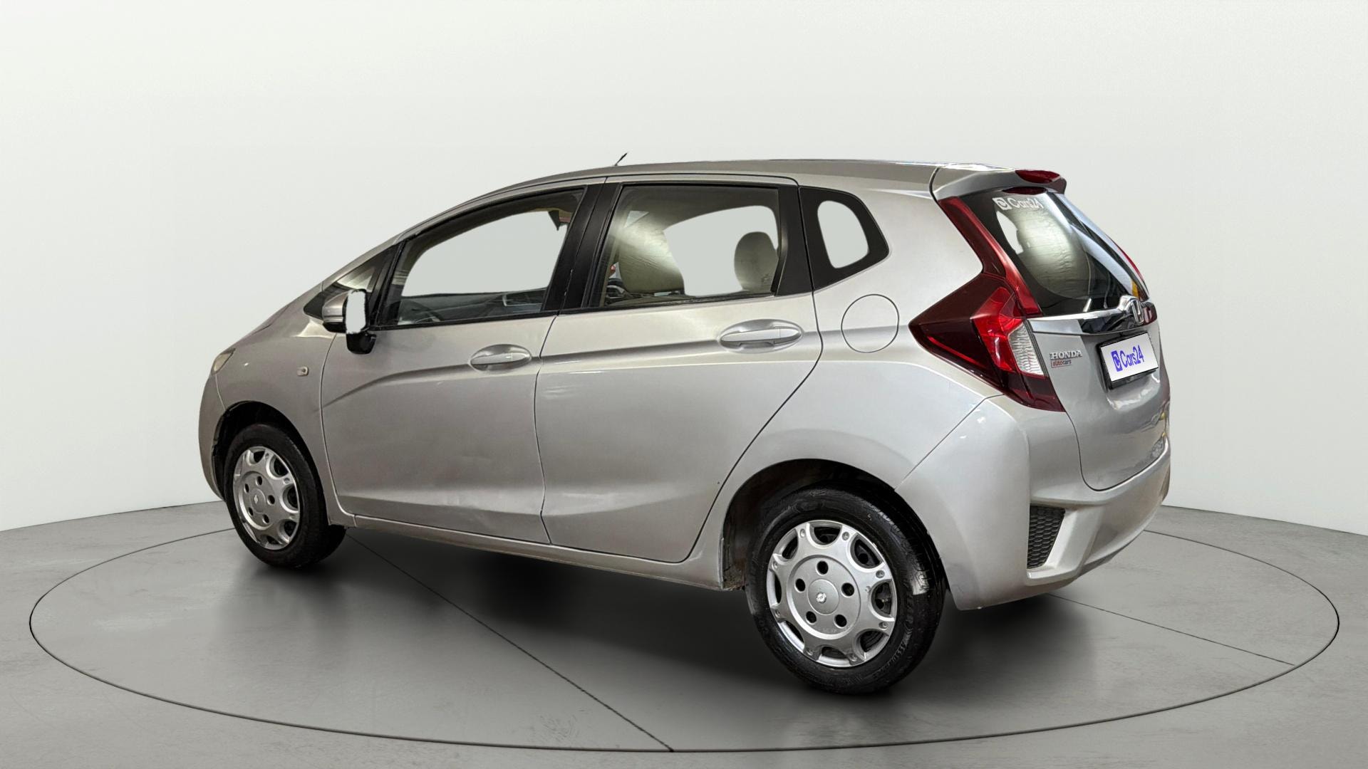 View 2016 Honda Jazz E MT Diesel Image 2 Used 2016 Honda Jazz E MT Diesel Image 2